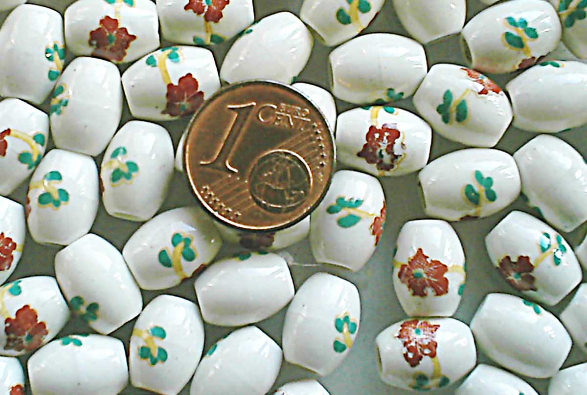 perle ovale blanc fleur porcelaine 10x8mm
