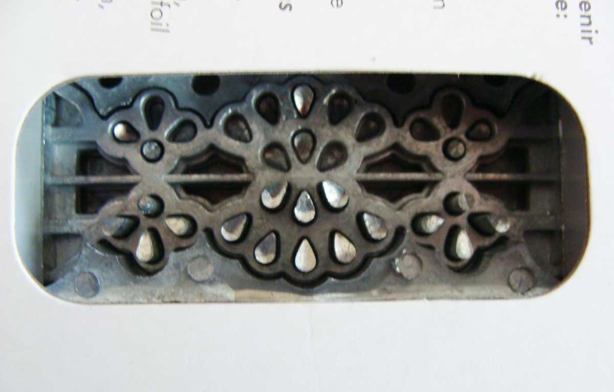 perforatrice metal frise napperon artemio