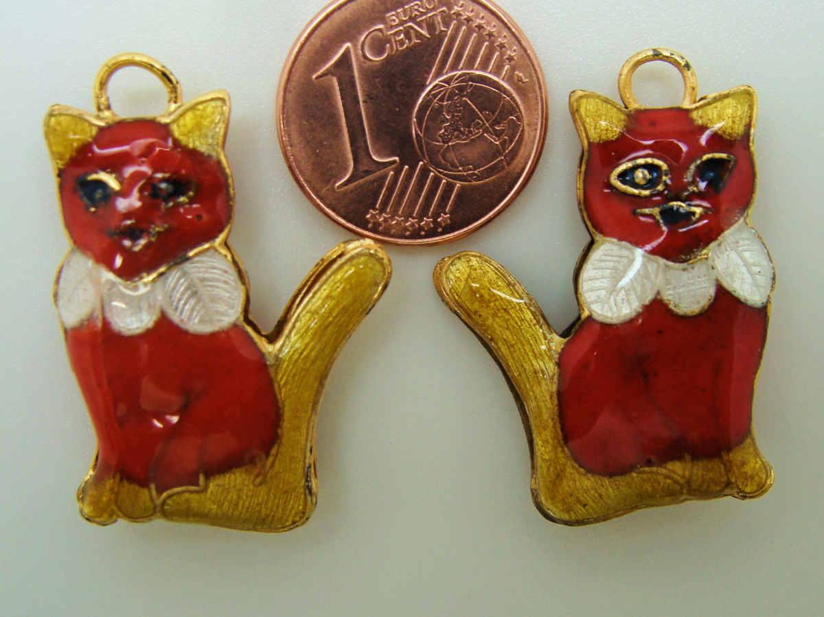 pendentif cloisonne chat rouge