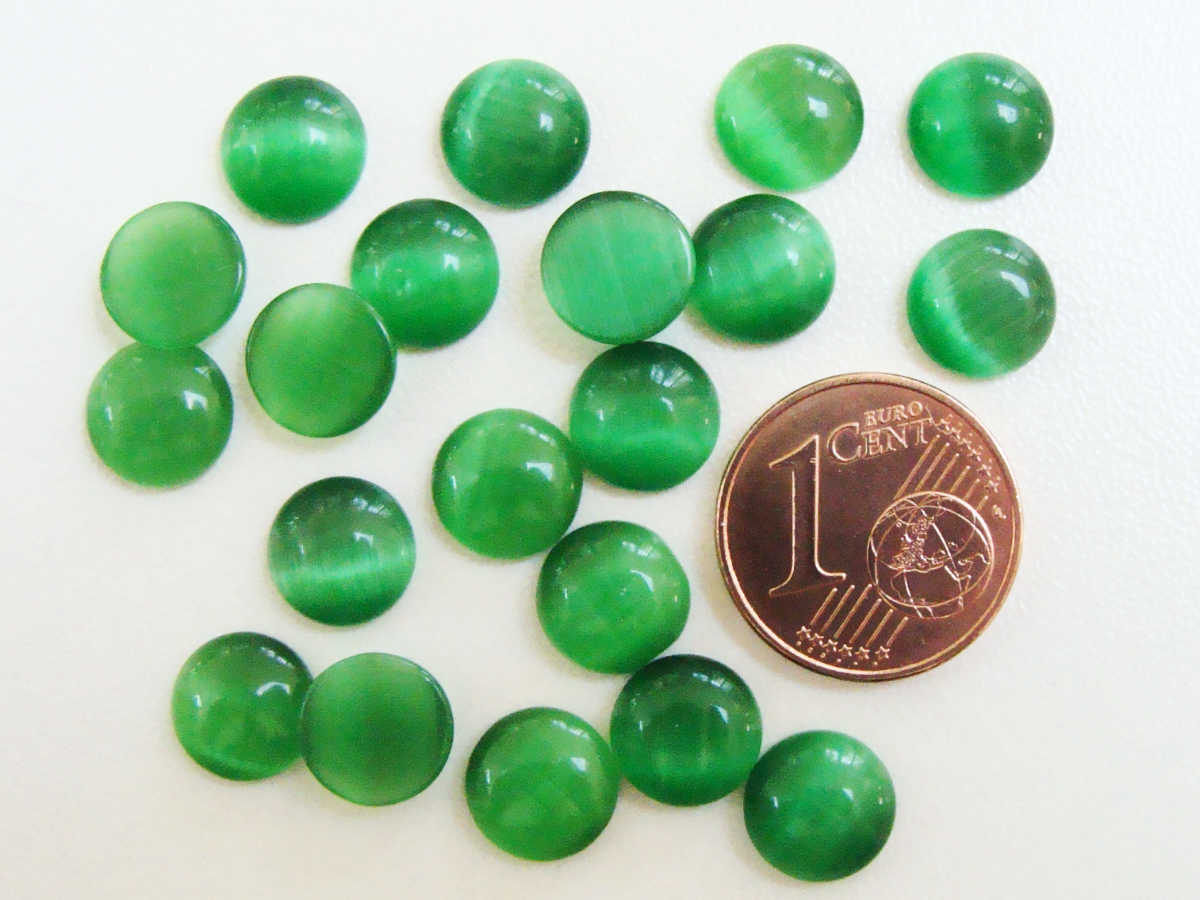 cabochon oeil de chat 8mm vert emeraude