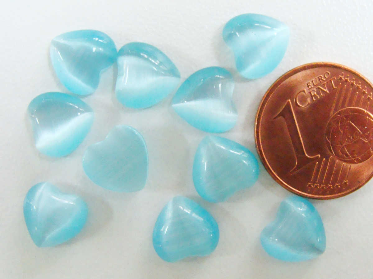cabochon coeur 8mm oeil de chat bleu clair