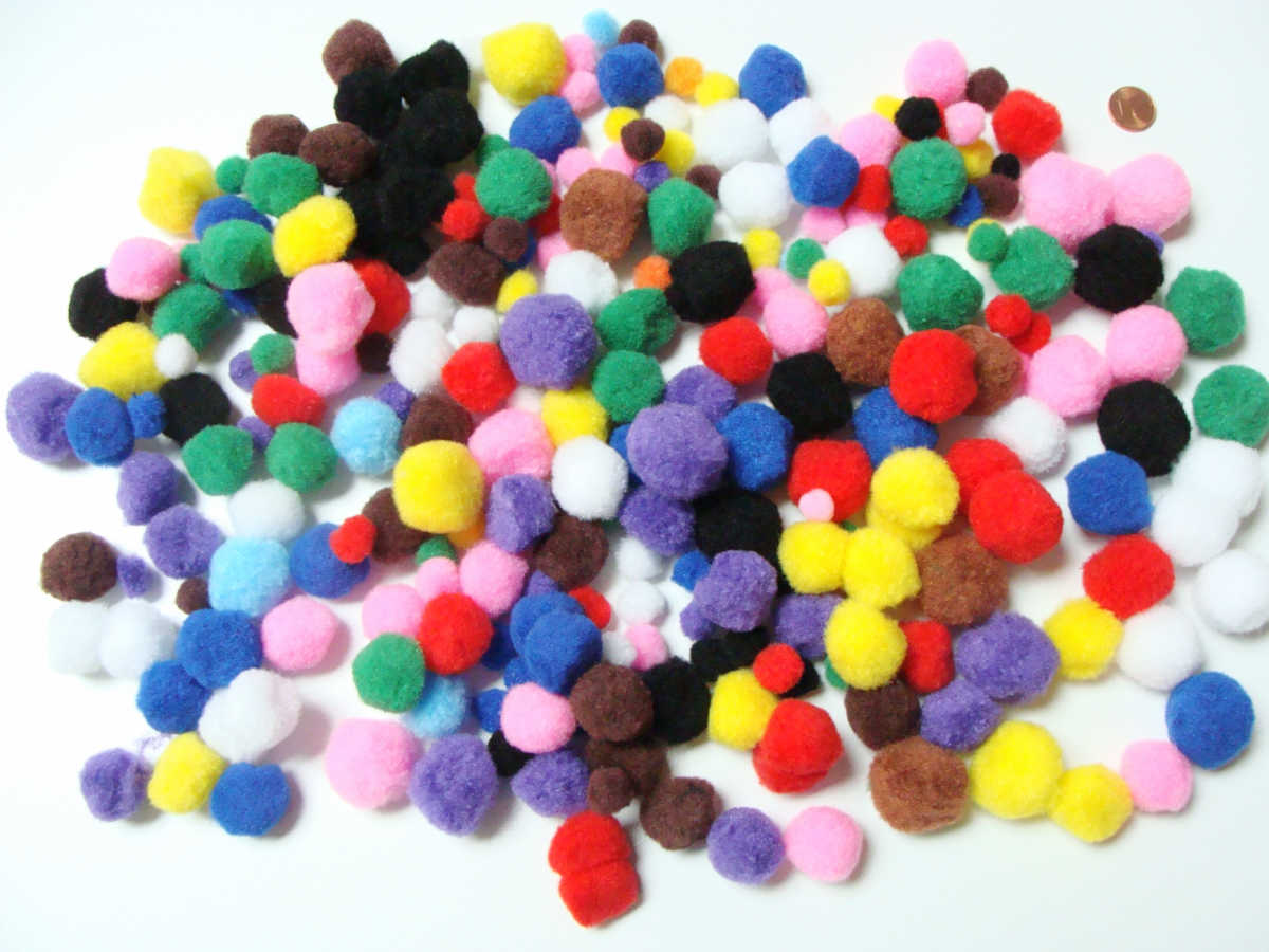 pompon polyester rond 12mm a 26mm mix