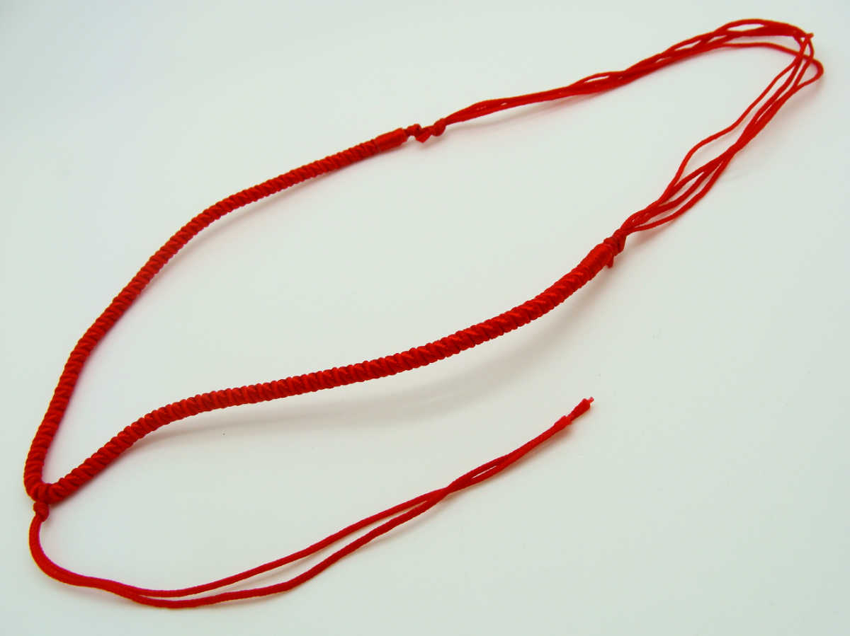 collier noeud coulissant nylon tresse rouge