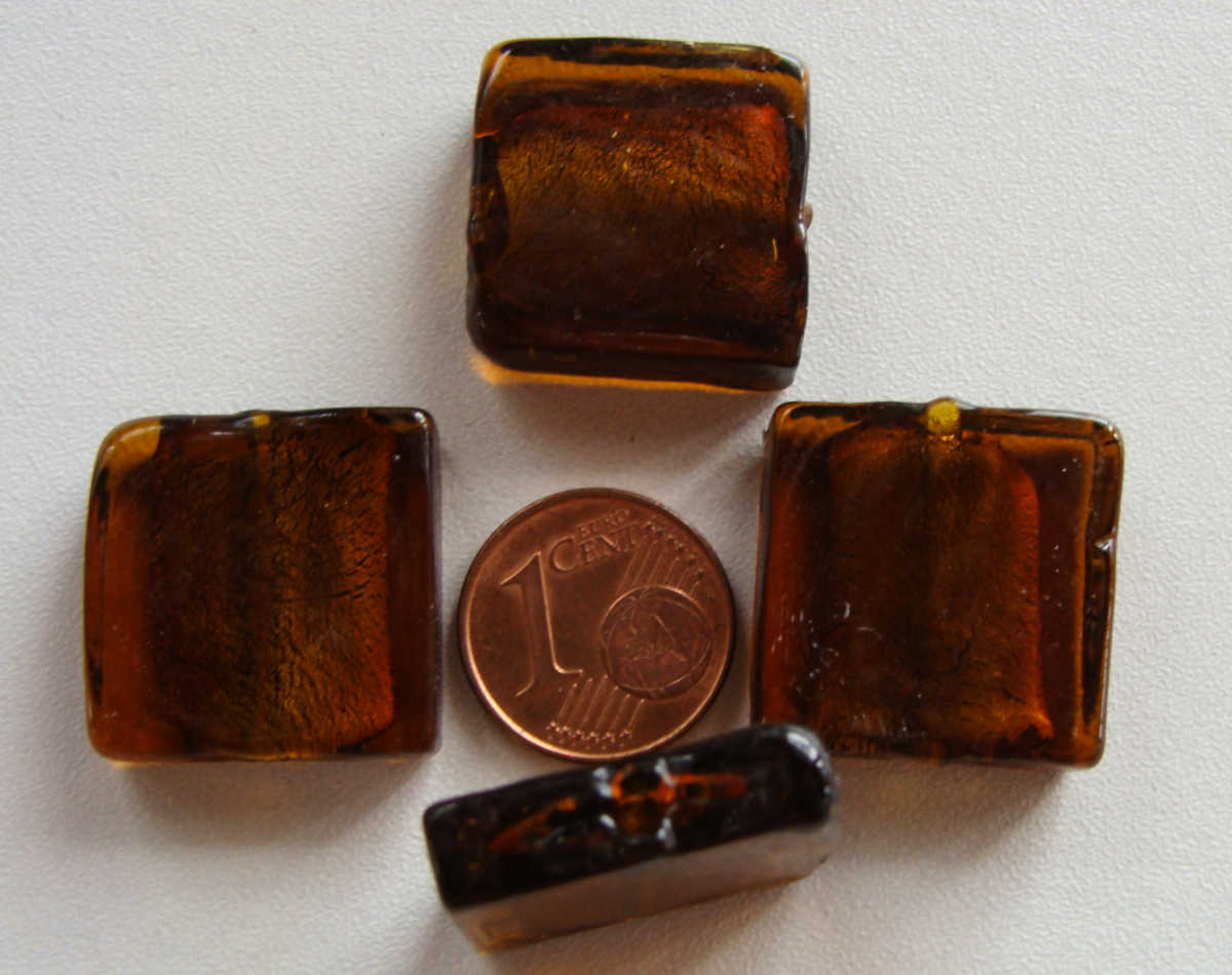 perle carre 20mm murano marron
