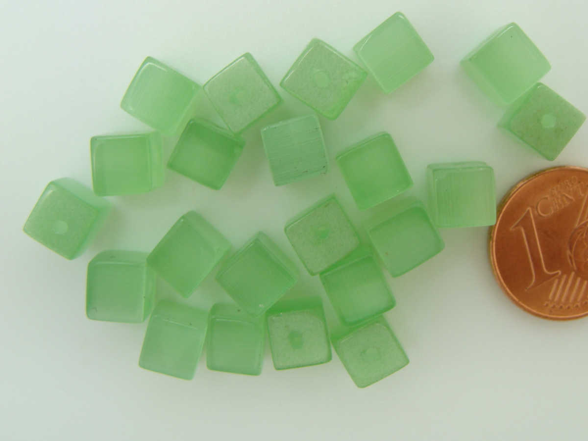 perle oeil de chat cube 6mm vert