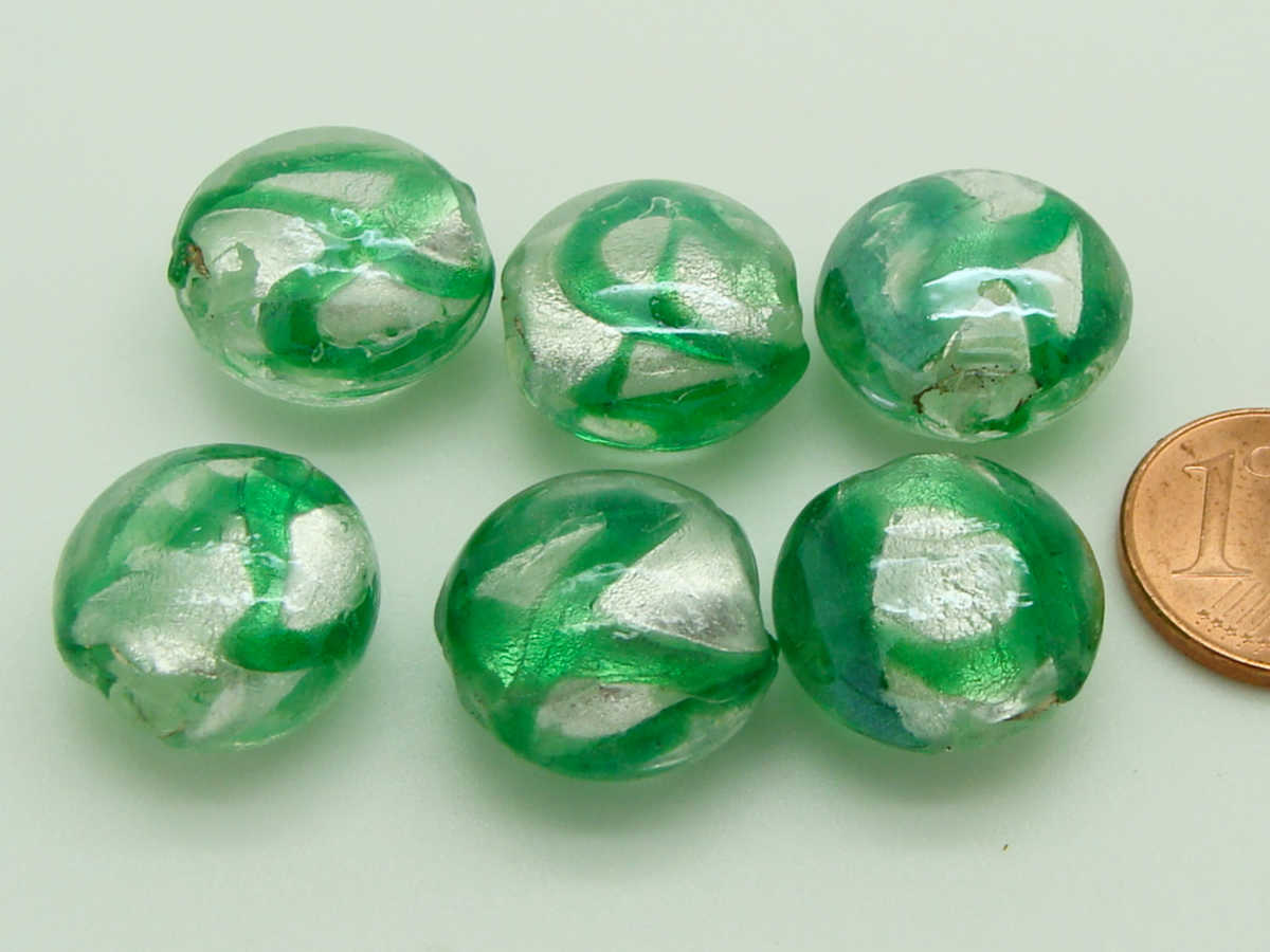 perle verre galet vert PV32