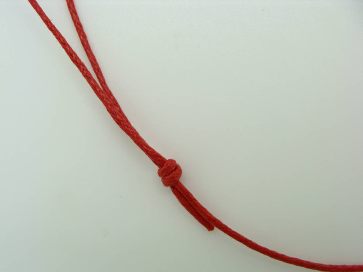collier noeud coulissant rouge