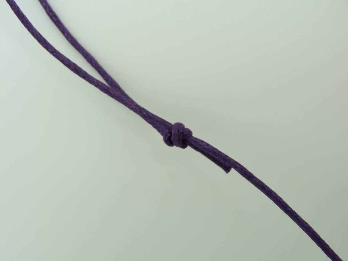 collier noeud coulissant violet