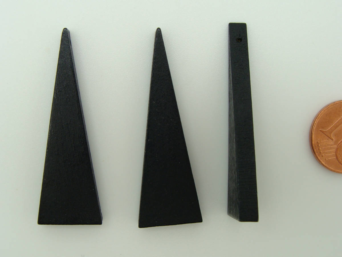 pendentif triangle bois noir PB67