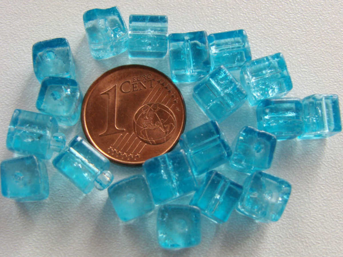 perle verre craquele cube 6mm bleu