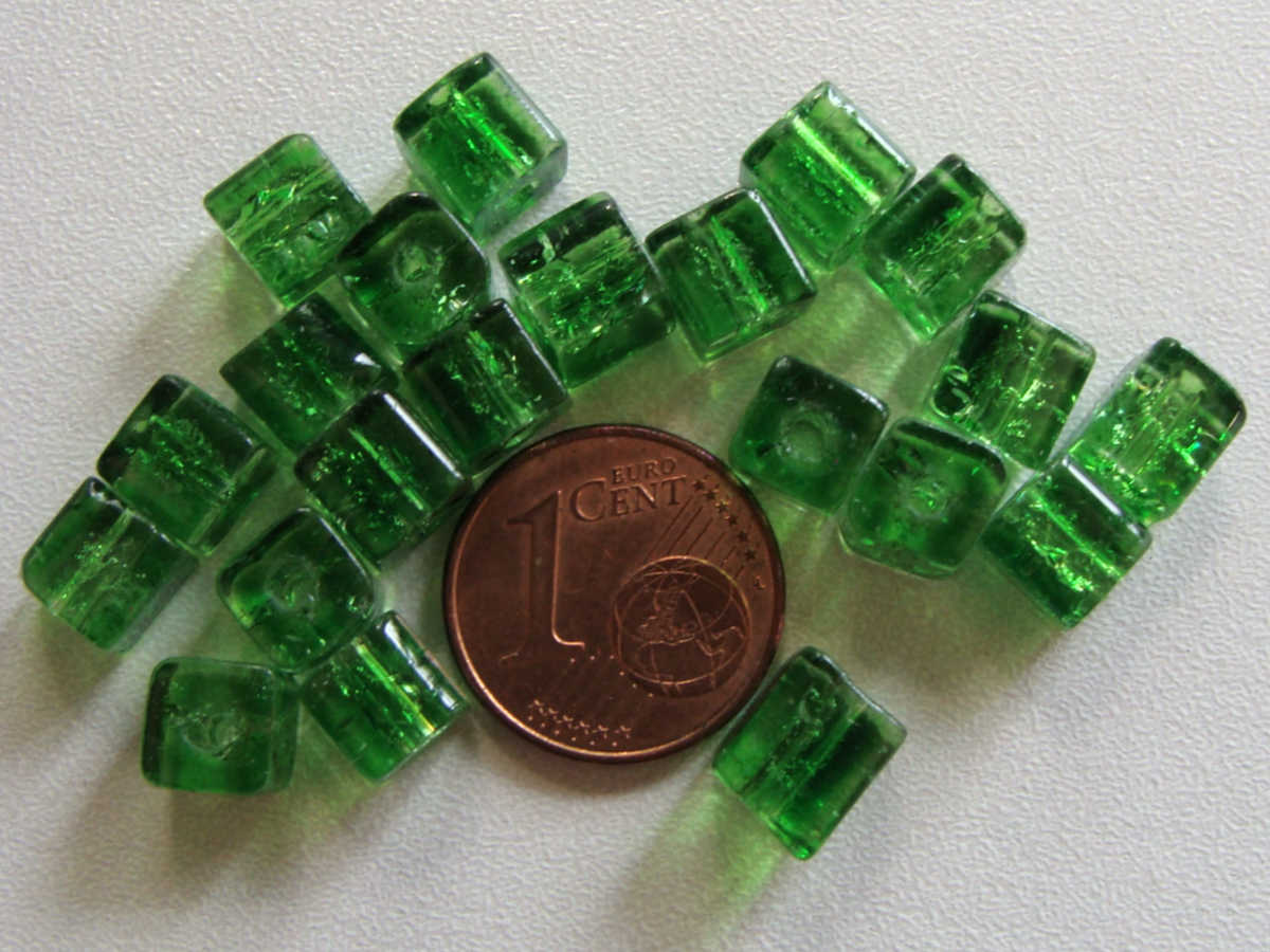 perle verre craquele cube 6mm vert fonce