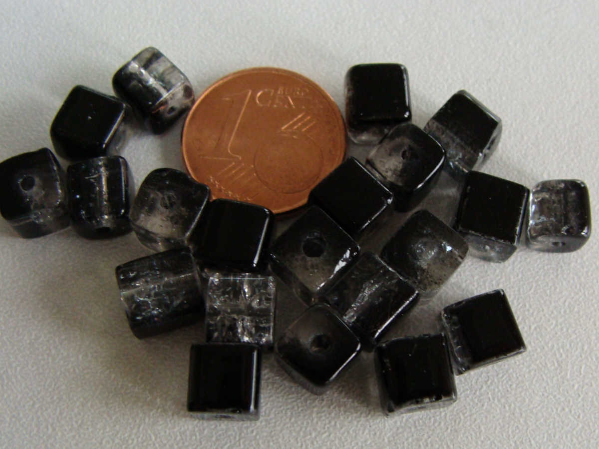 perle verre craquele cube 6mm noir transp