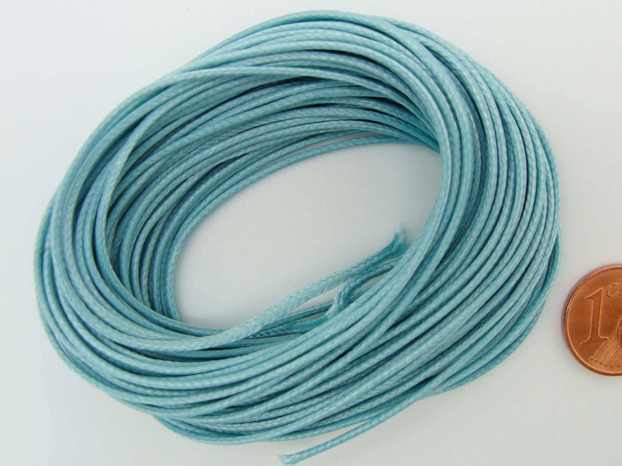 fil polyester cire 1mm bleu clair