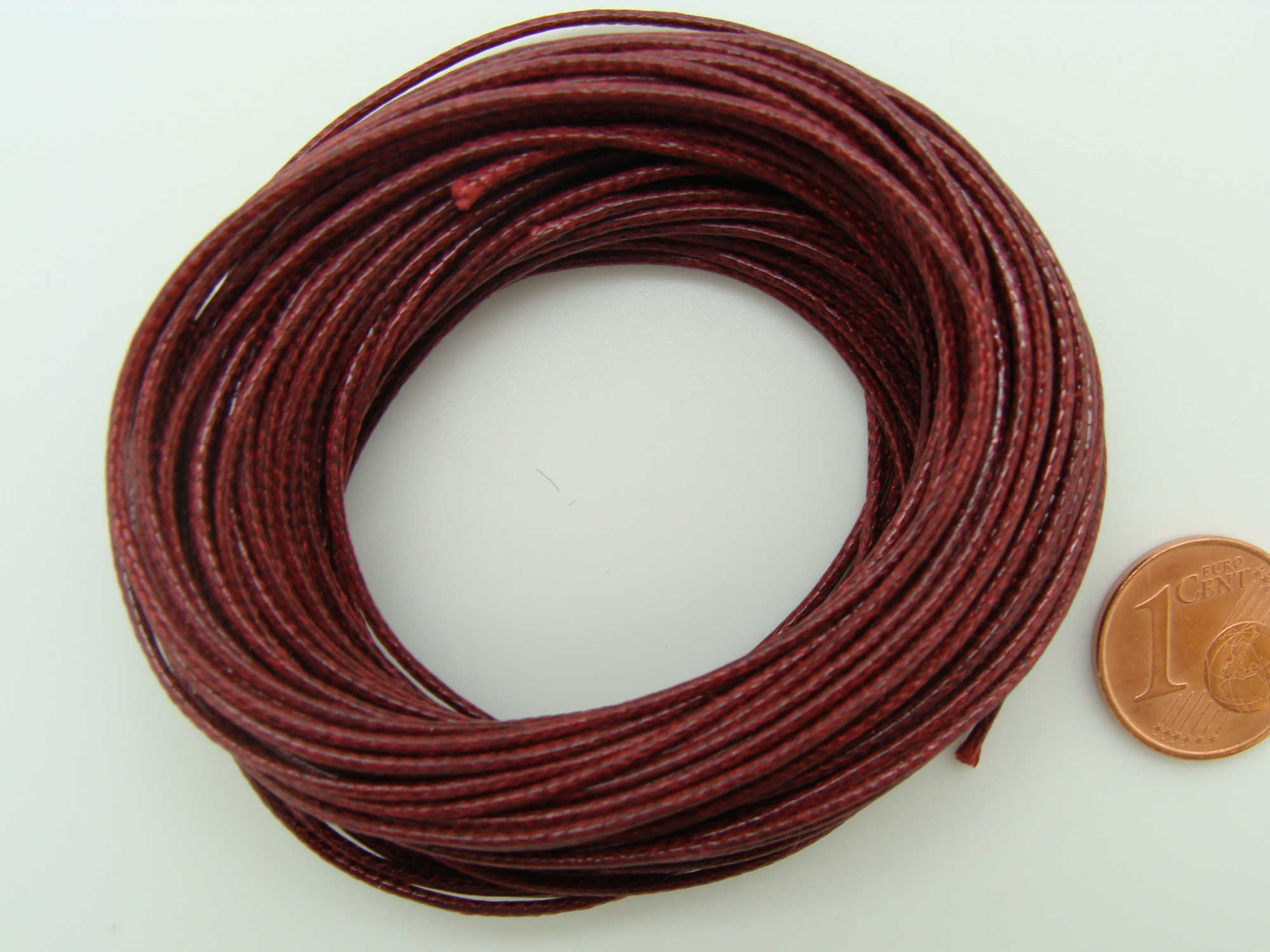 fil polyester cire 1mm rouge fonce