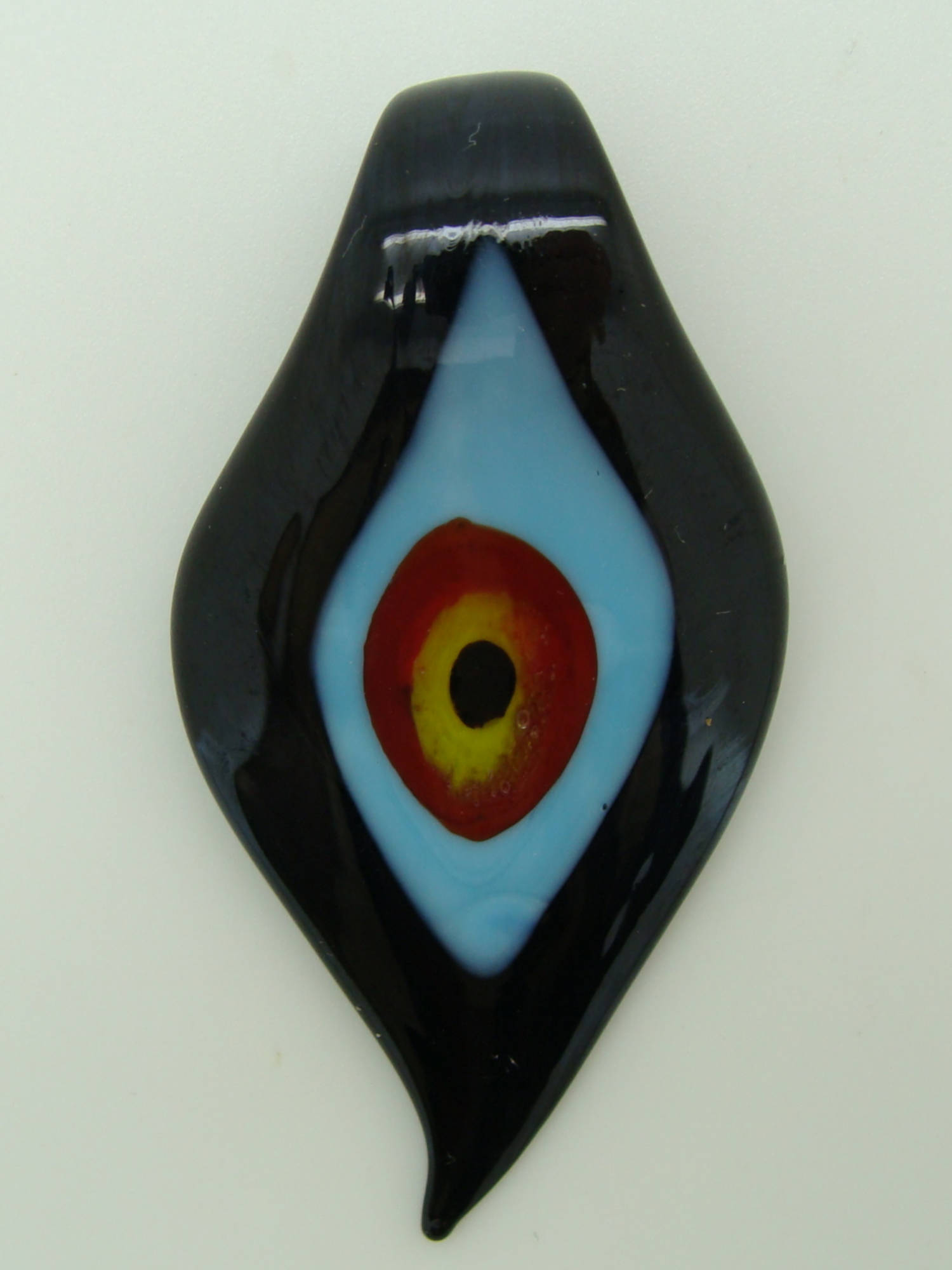 pendentif feuille noir oeil verre Pend-129