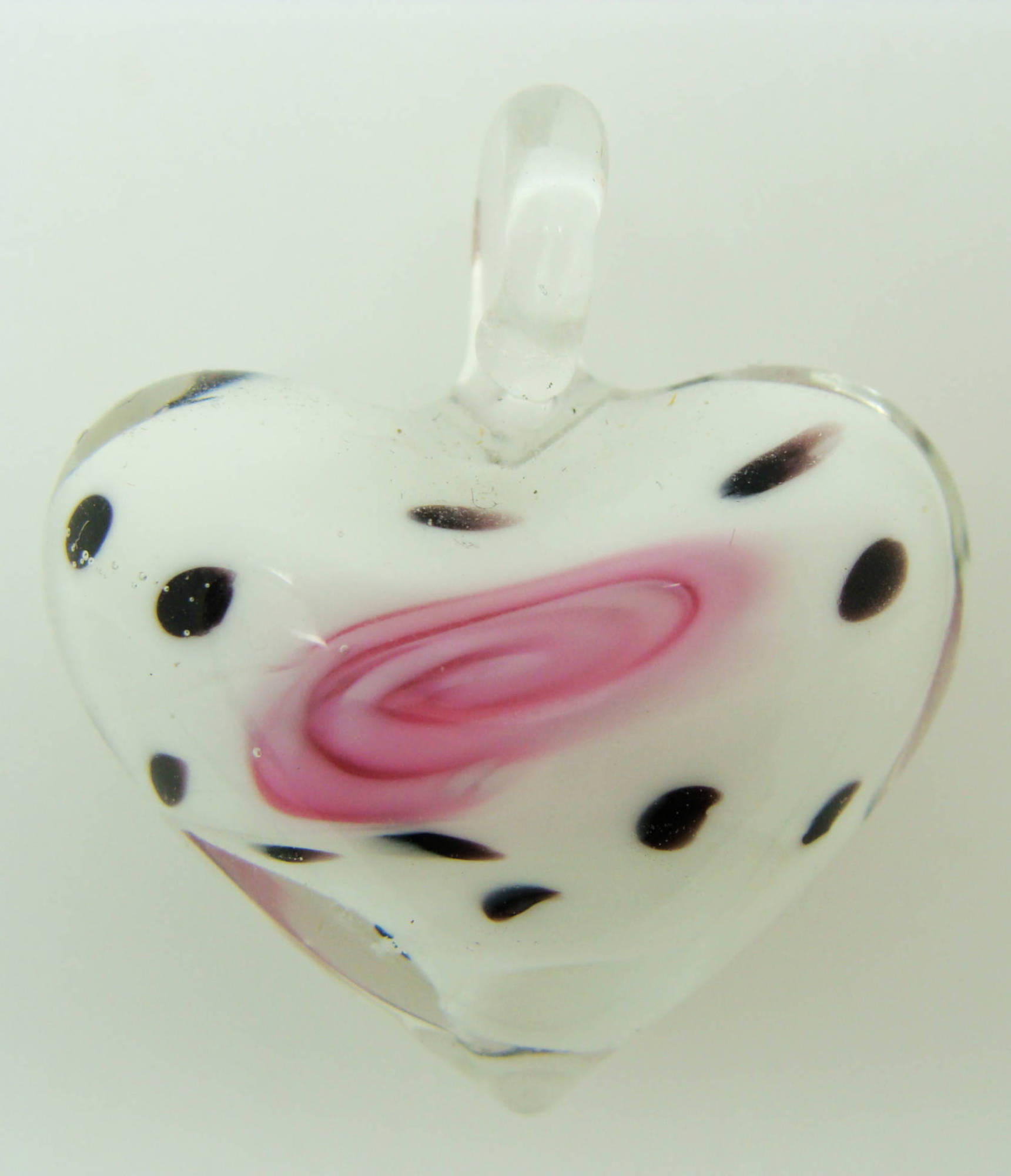 pendentif coeur blanc point noir Pend-136
