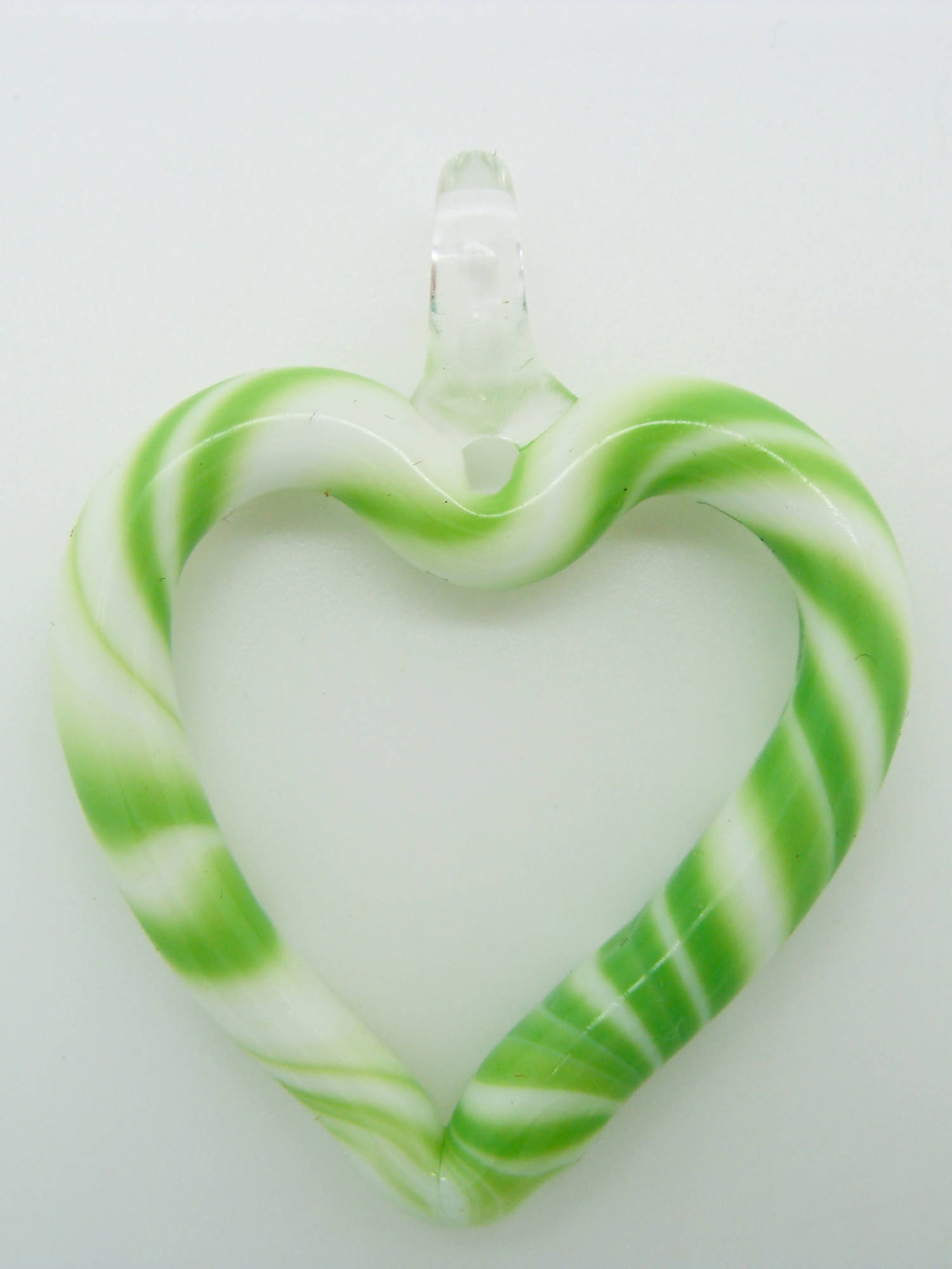 pendentif coeur creux vert blanc Pend-174-5