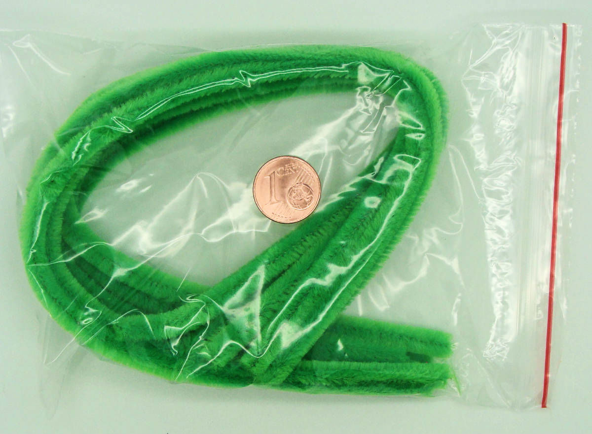 cure pipe chenille vert