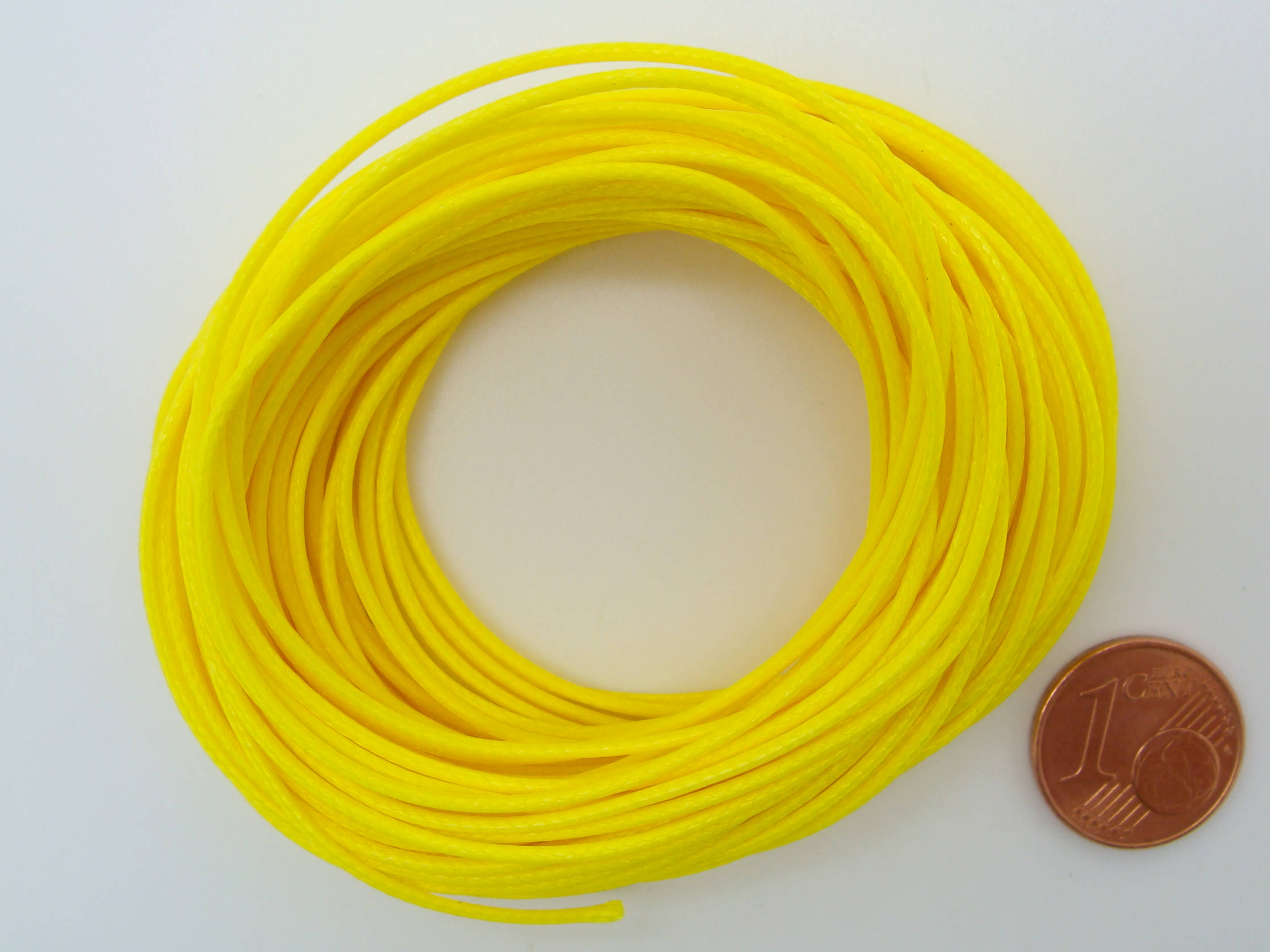 fil polyester cire 1mm jaune