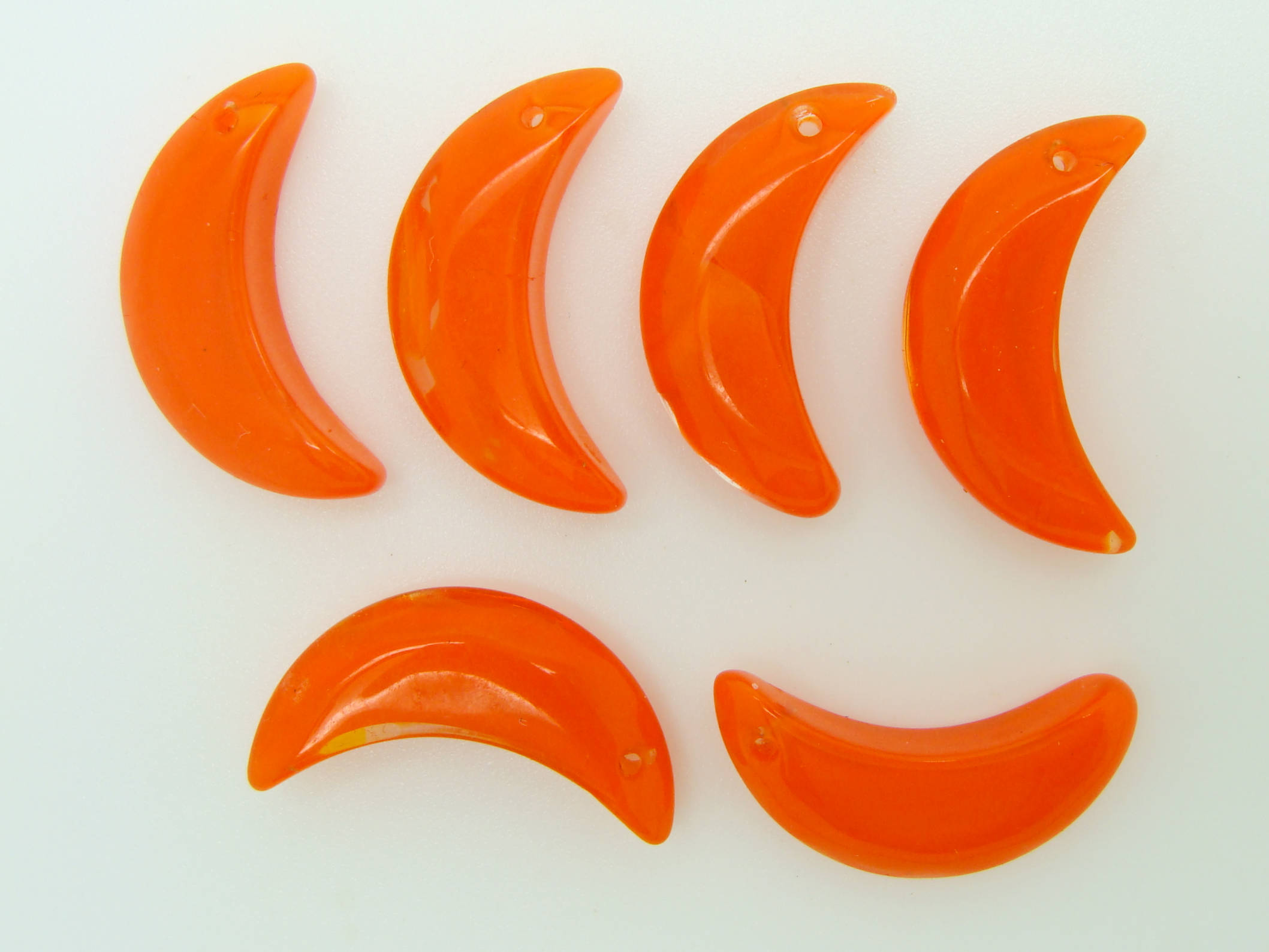 breloque lune orange PV77