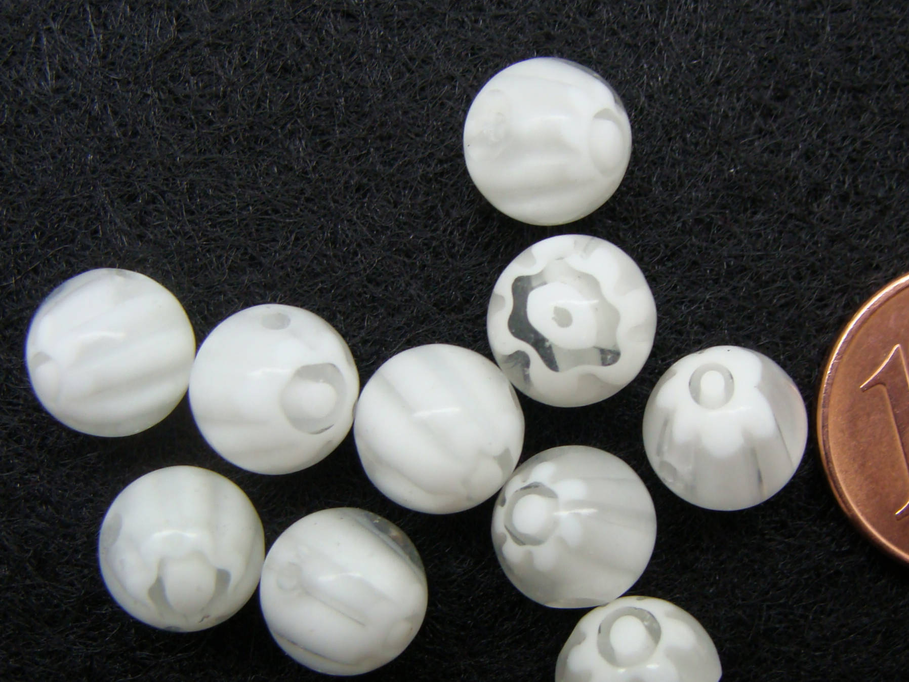 Perles verre Millefiori rondes 8mm Blanches par 10 pcs