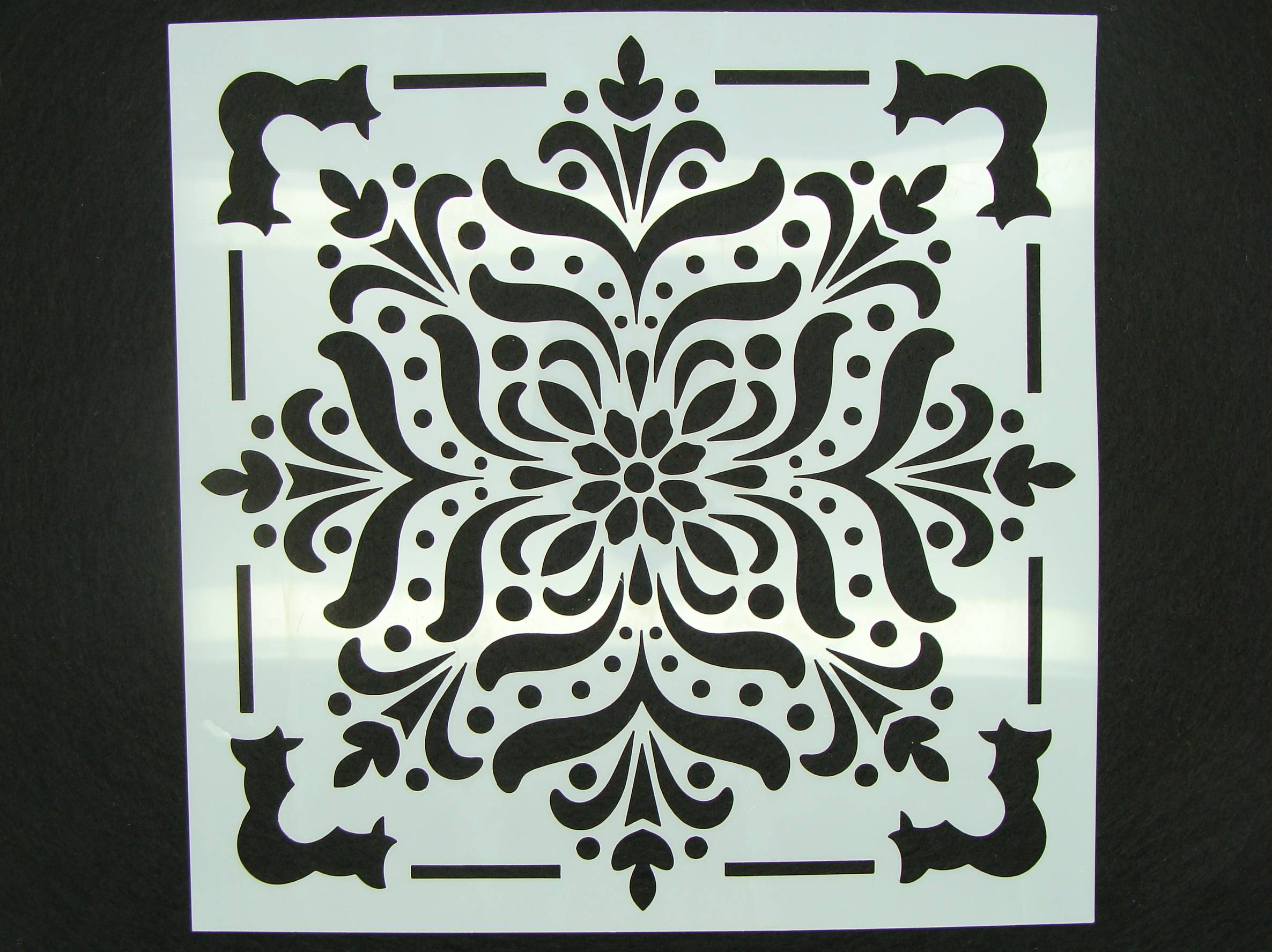 pochoir-15x15-mod06