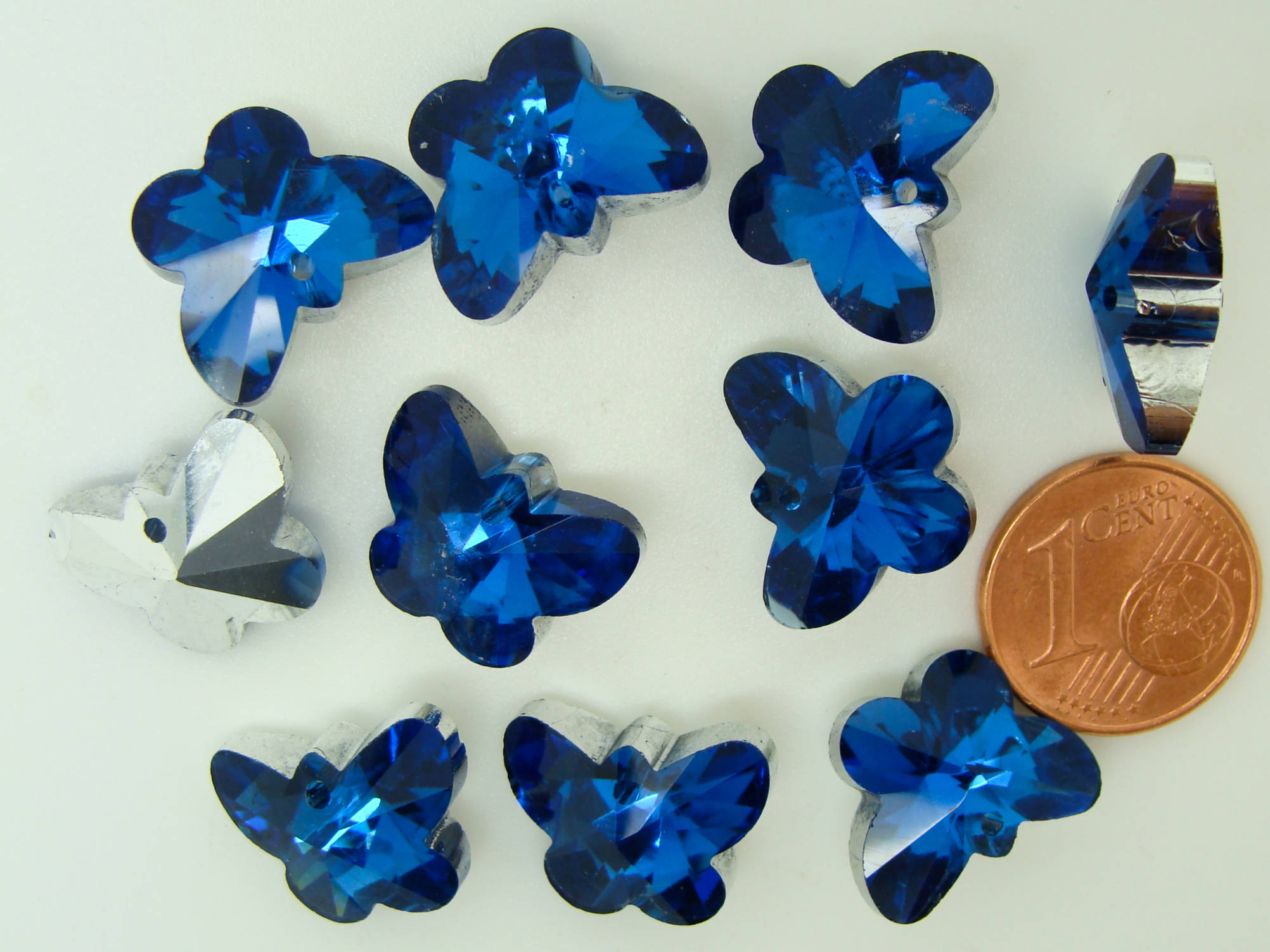 breloque papillon bleu verre metallise