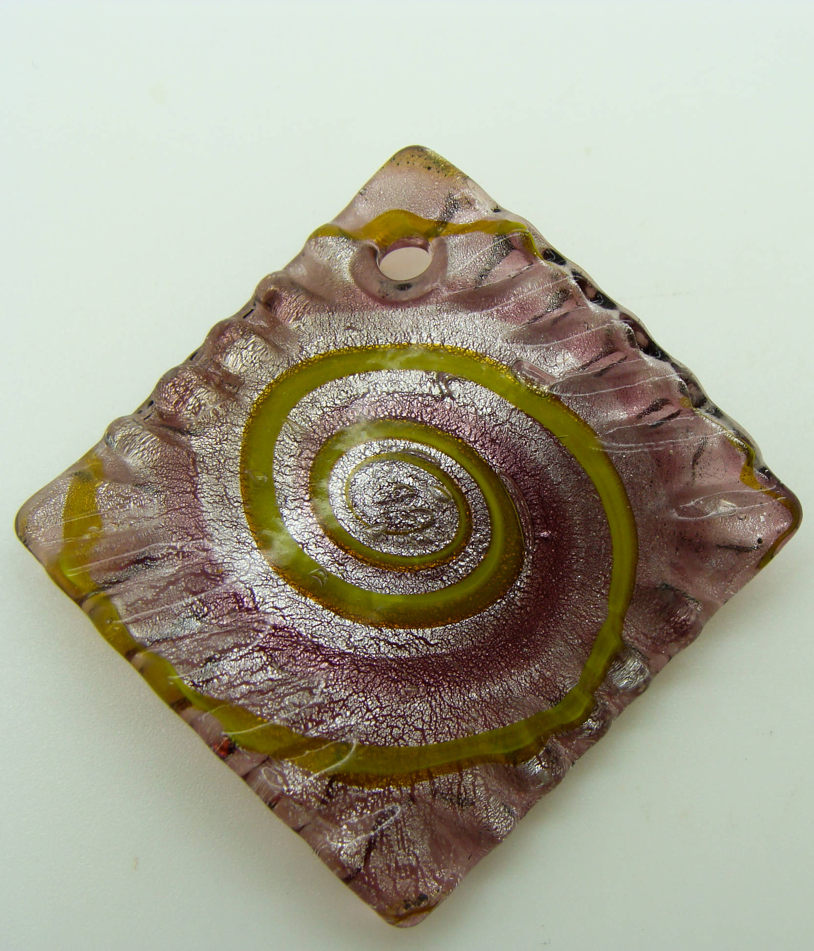 Pend-246-4 pendentif losange violet spirale silver