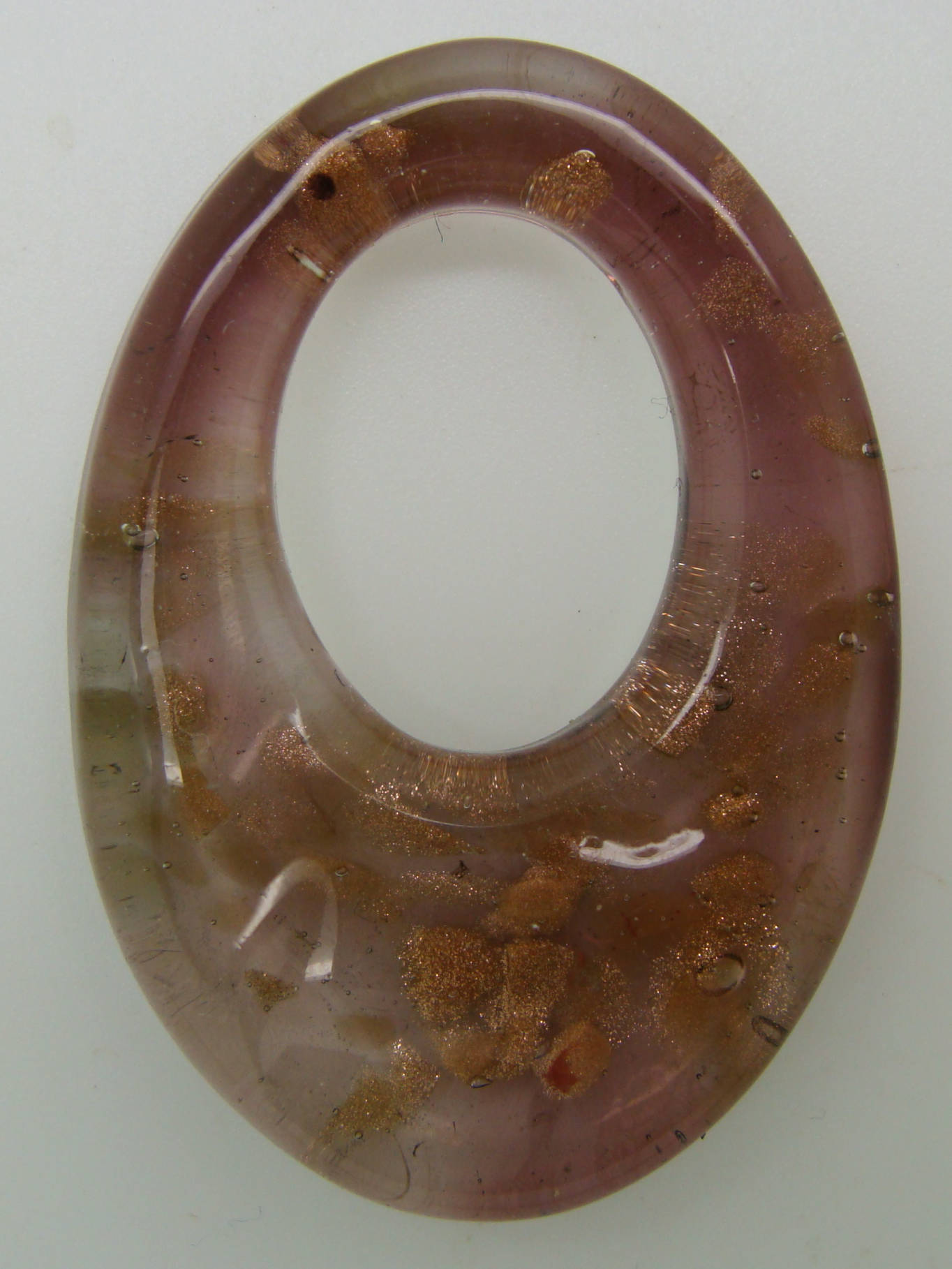 Pend-251-6 pendentif ovale violet dore verre