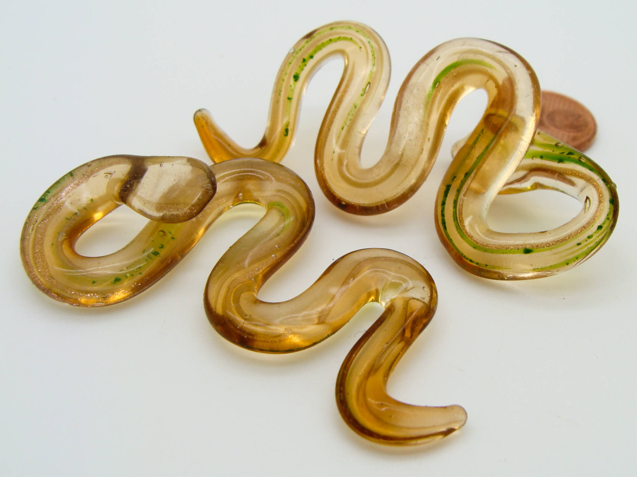 Pend-254-2 pendentif serpent marron verre