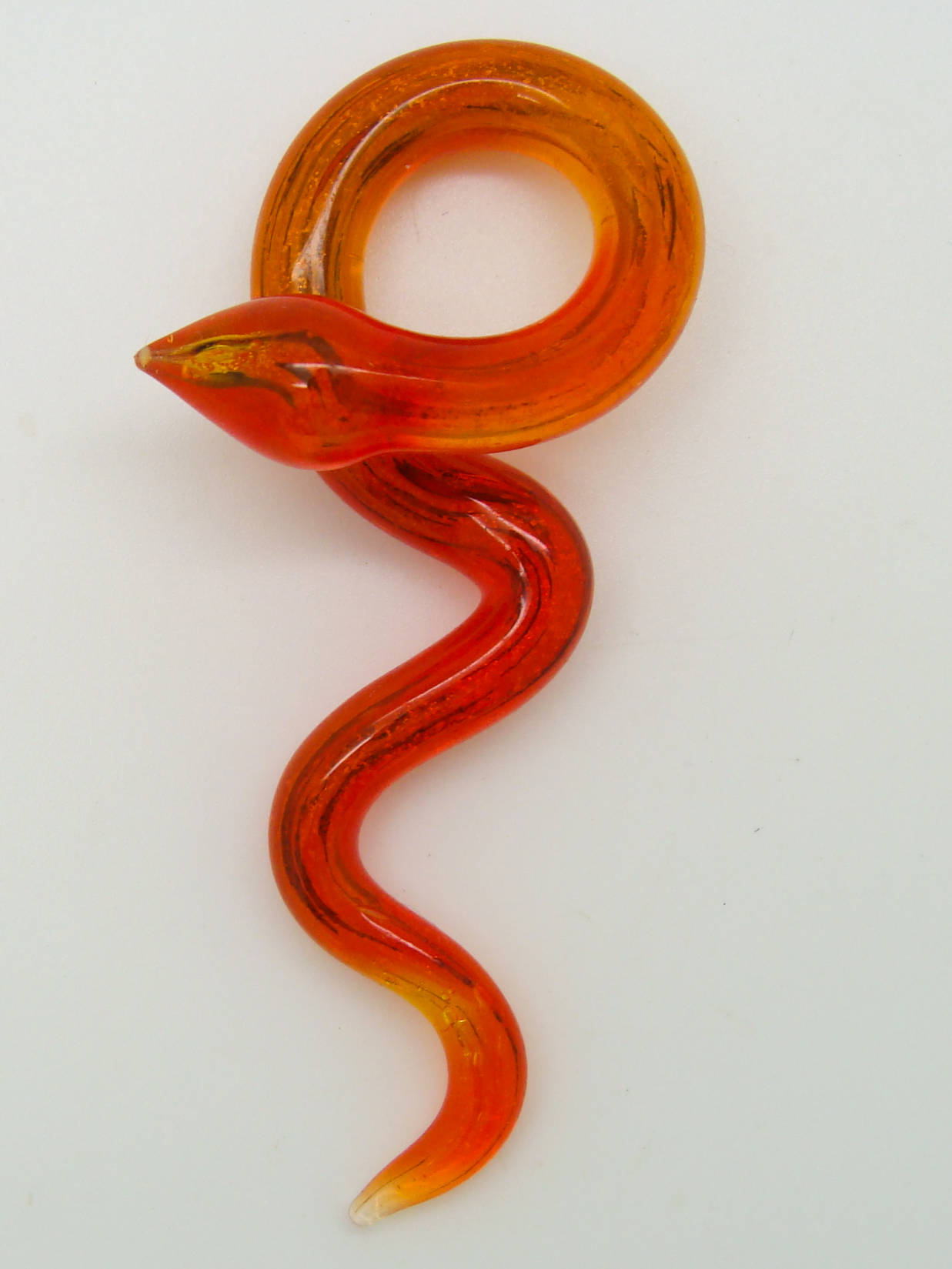 Pend-255-4 pendentif serpent rouge orange