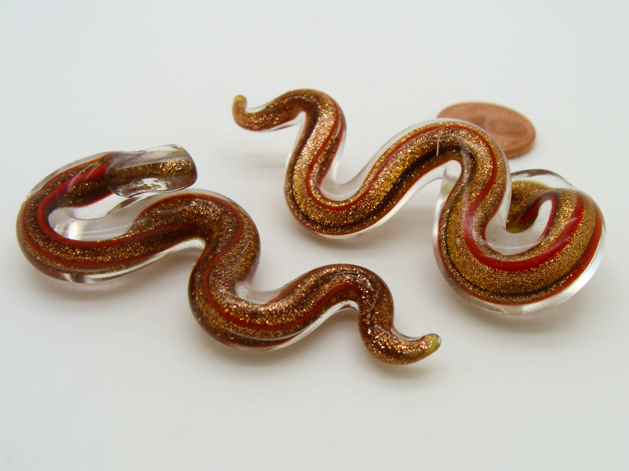 Pend-256-2 pendentif serpent rouge dore verre