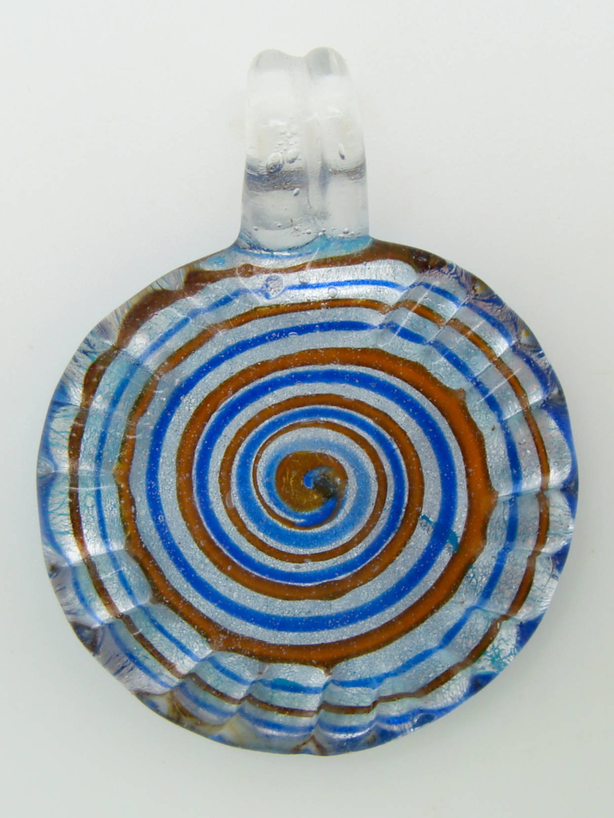 Pend-269-4 pendentif rond strie spirale bleu argent