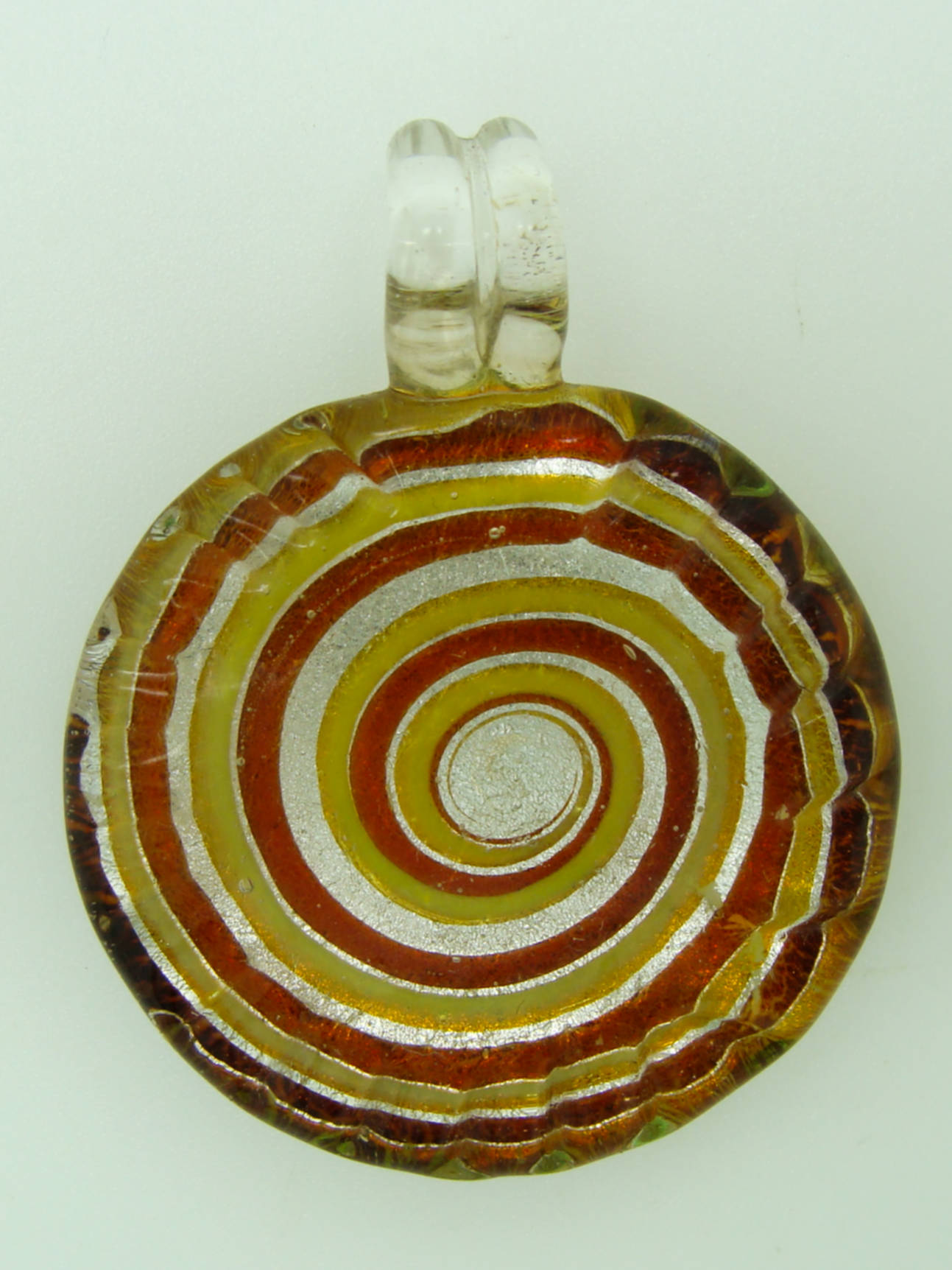 Pend-269-5 pendentif rond strie spirale vert argent