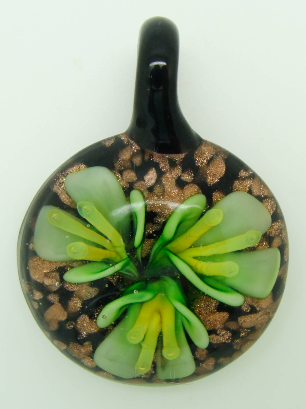 Pend-273-4 pendentif fleur 3 petales vert lampwork