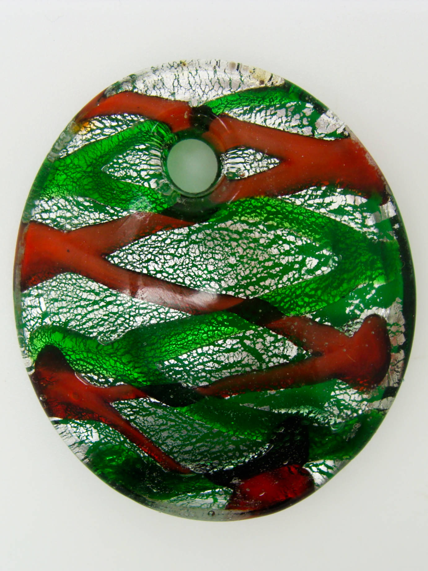 Pend-280-3 pendentif ovale vert rayure rouge