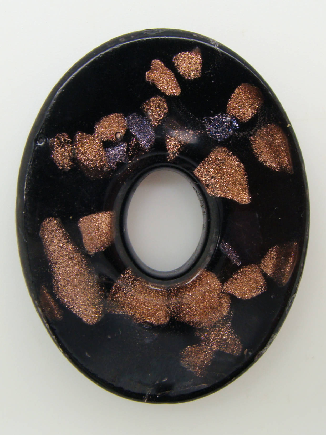 Pend-292-3 pendentif ovale plat noir dore