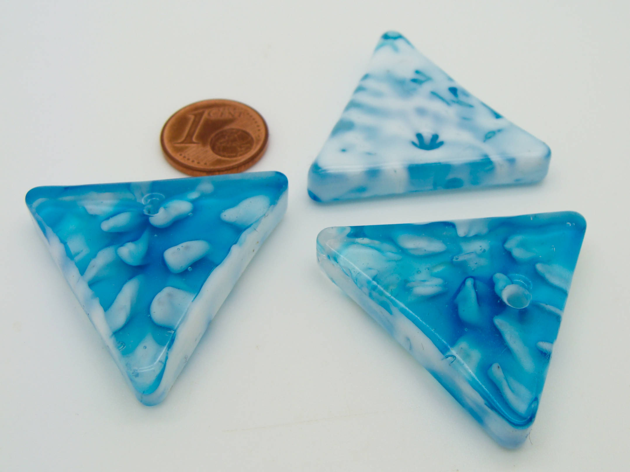 Pend-293-1 pendentif triangle verre plat bleu