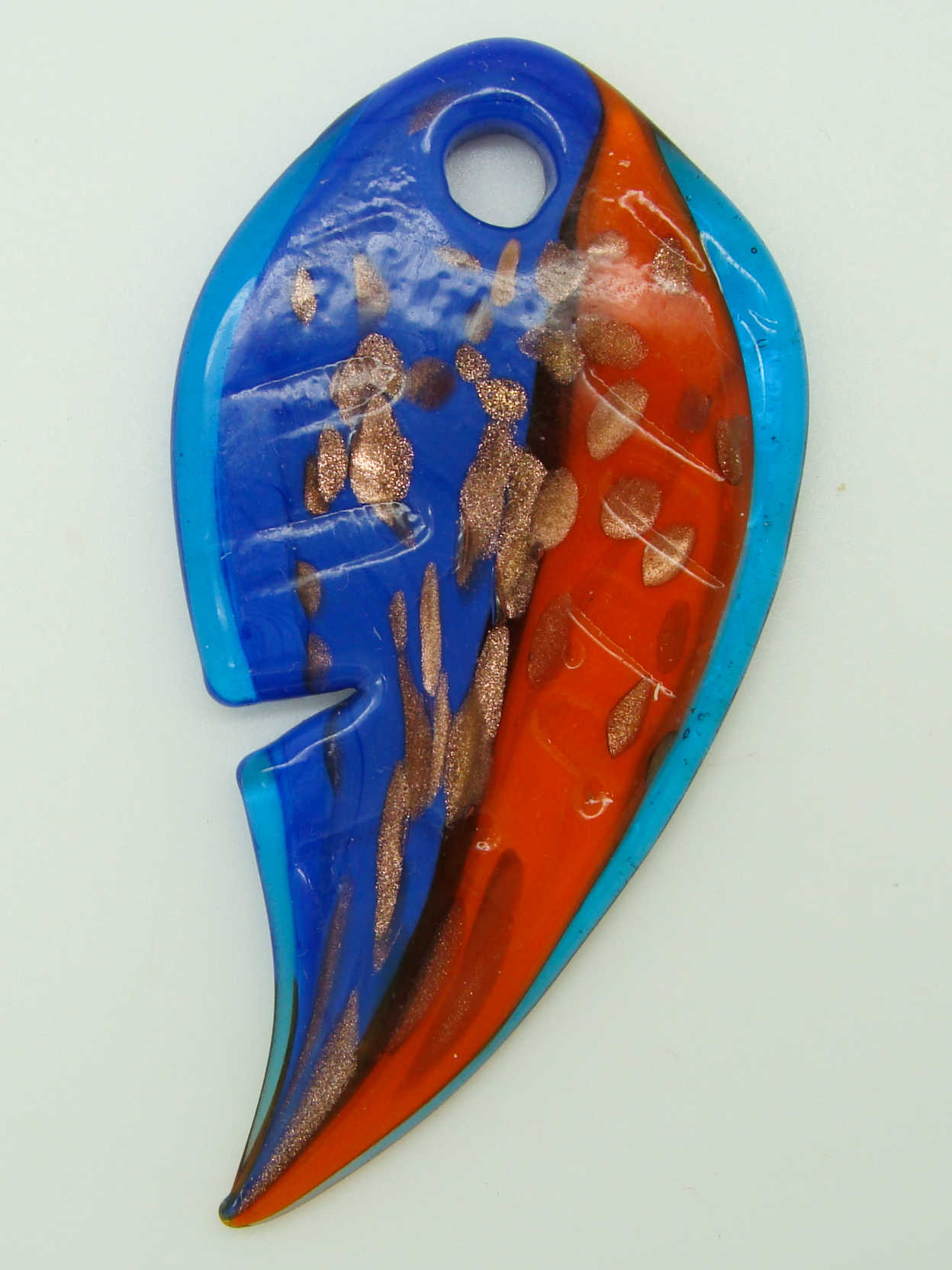 Pend-299-1 pendentif plume bleu orange dore