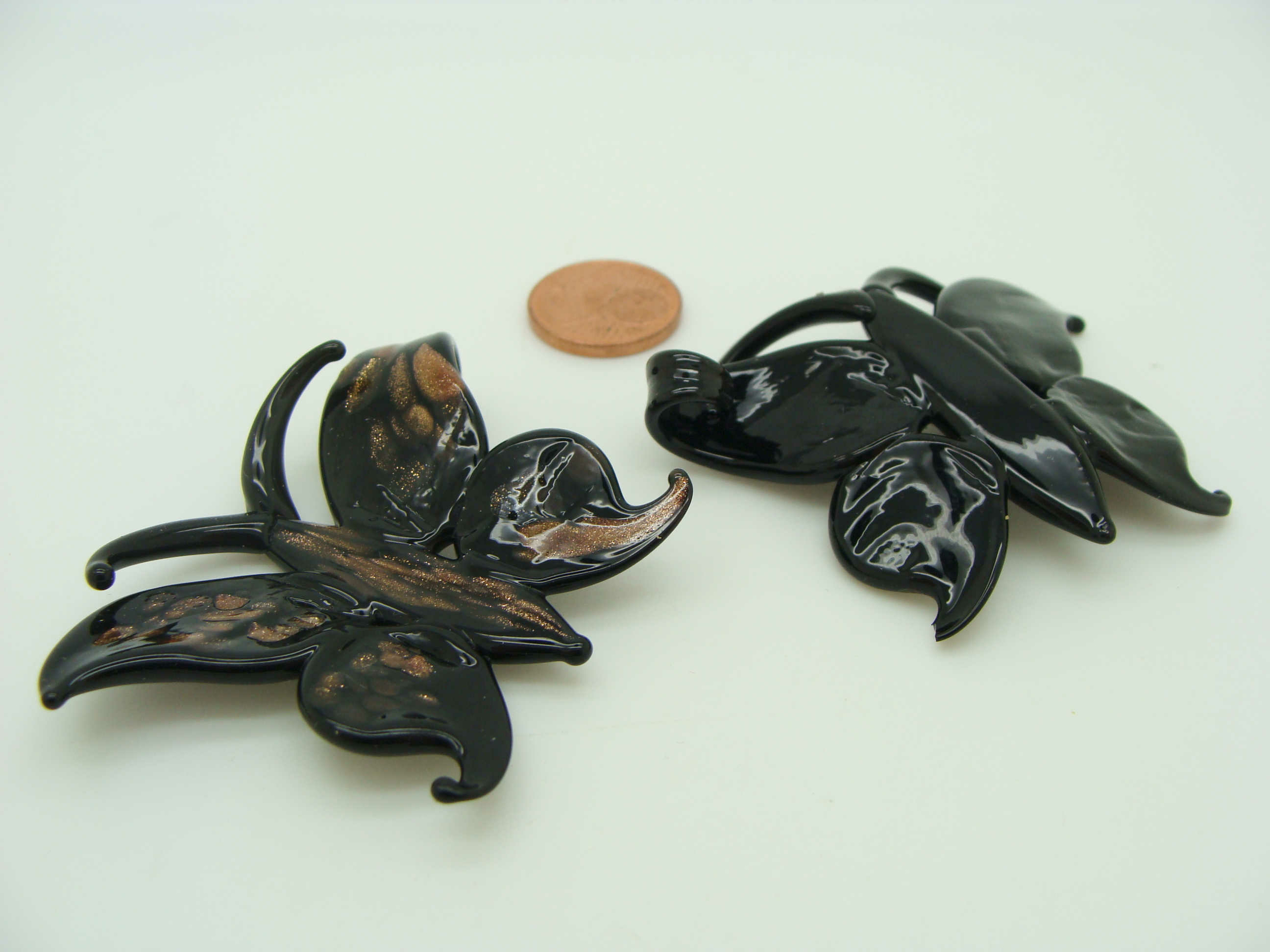 Pend-304-2 pendentif papillon noir dore
