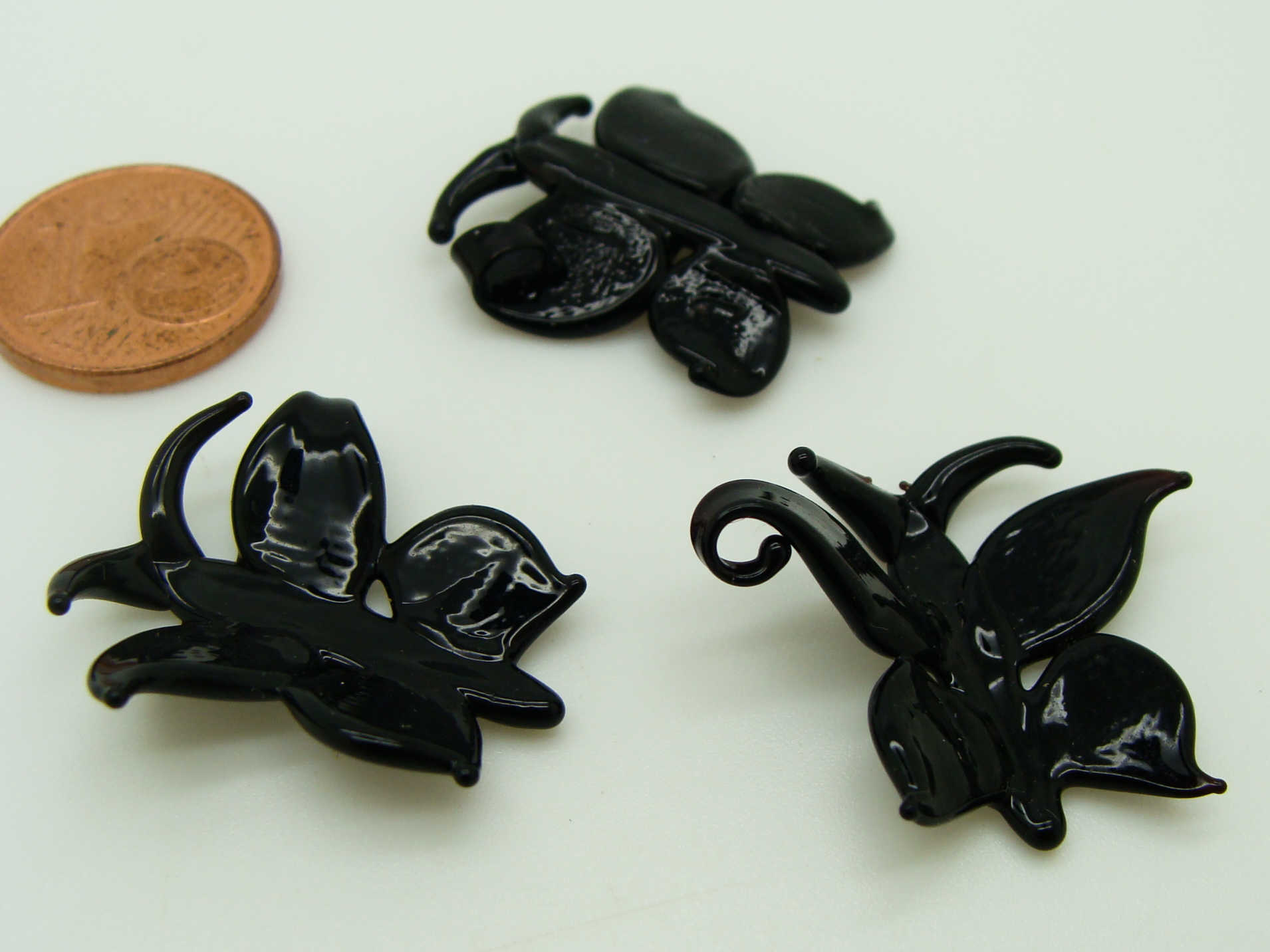 Pend-307-3 pendentif mini papillon noir verre