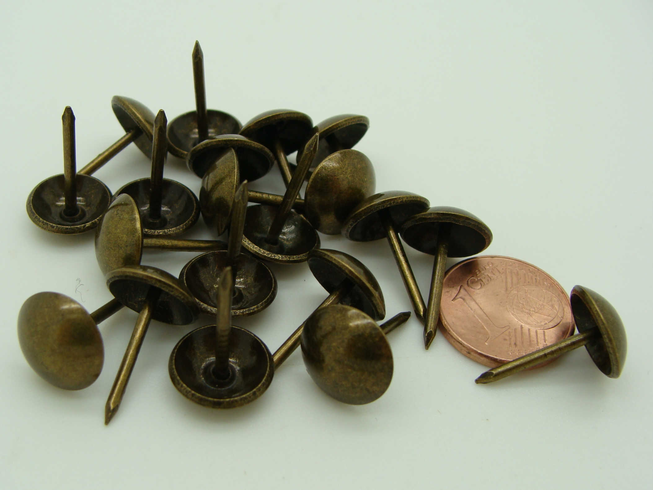 Clous Tapissier Tête lisse 11mm Hauteur 17mm couleur Bronze par 20 pcs