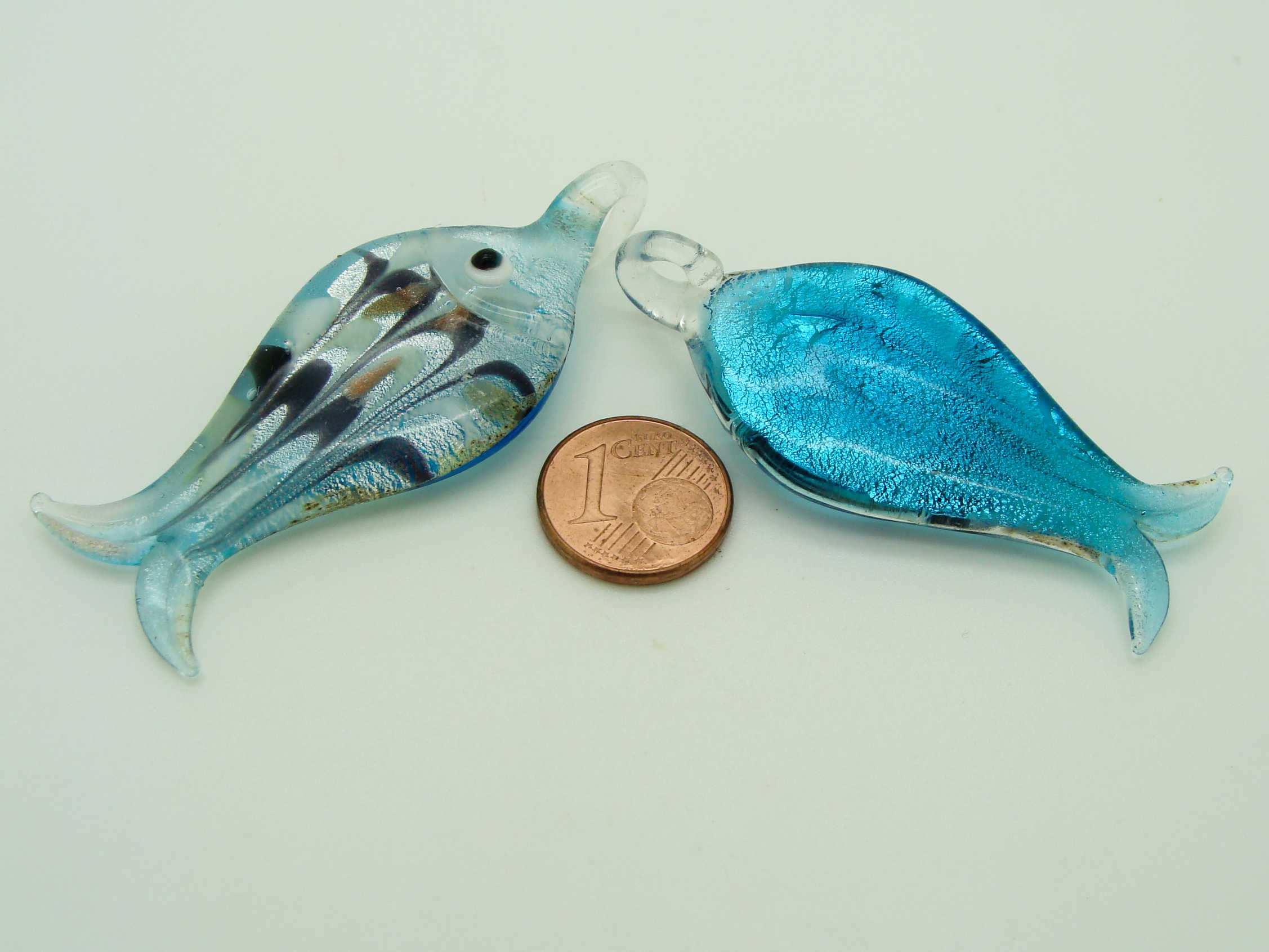 Pend-316-1 pendentif poisson bleu argente verre