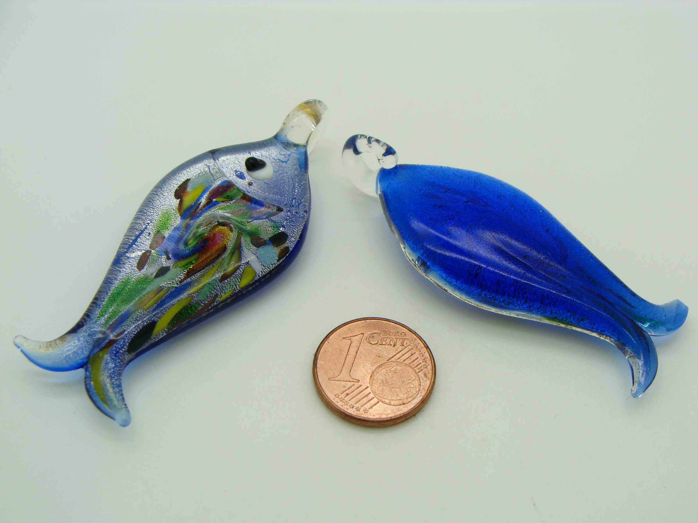 Pend-316-2 pendentif poisson bleu fonce argente verre