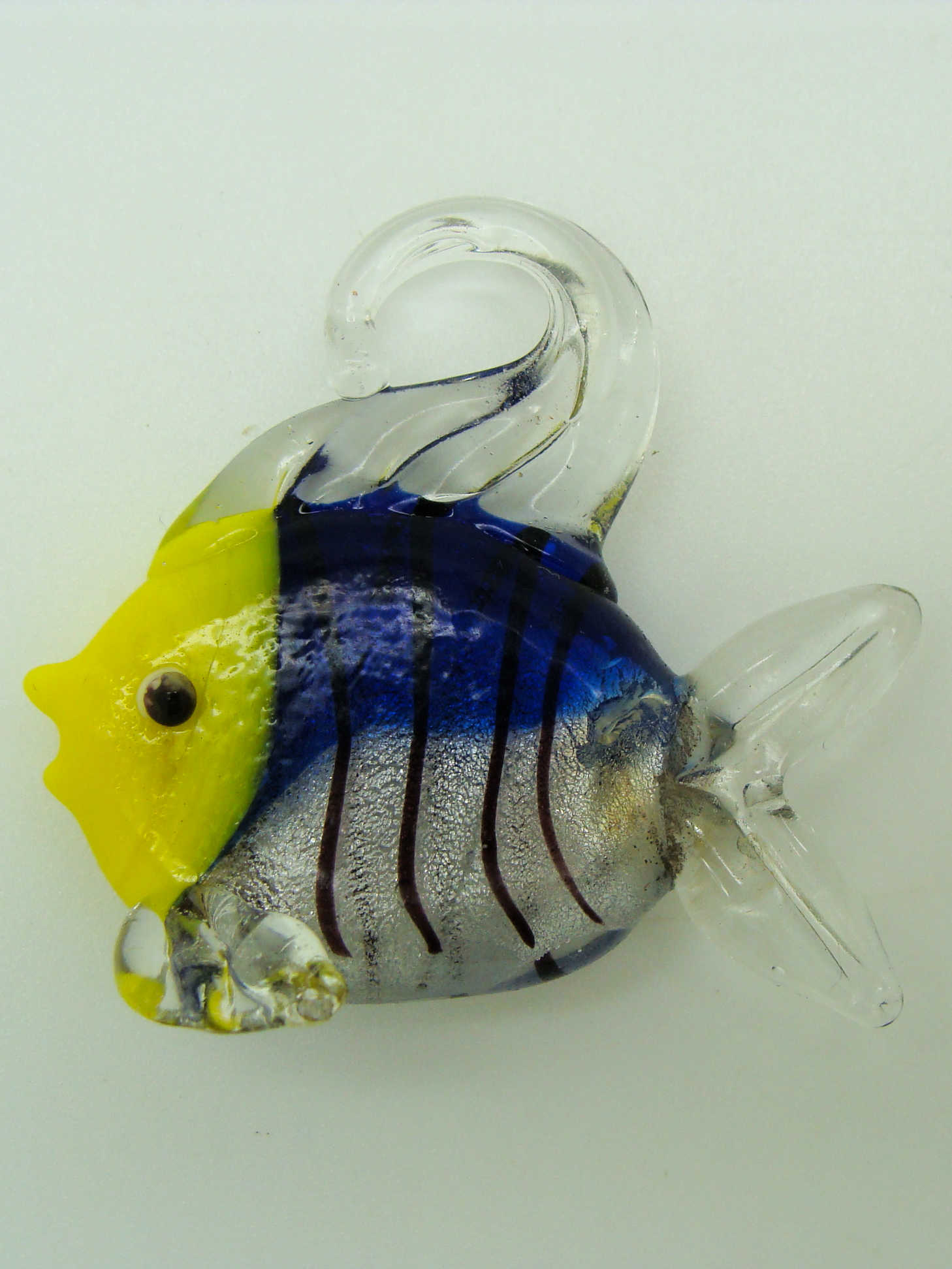Pend-317-1 pendentif poisson bleu fonce argente animal