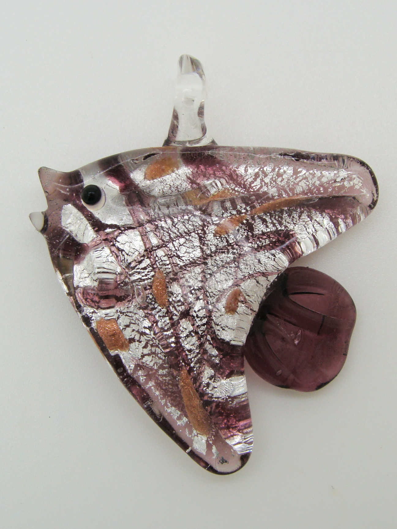 Pend-322 pendentif poisson violet argente raye animal