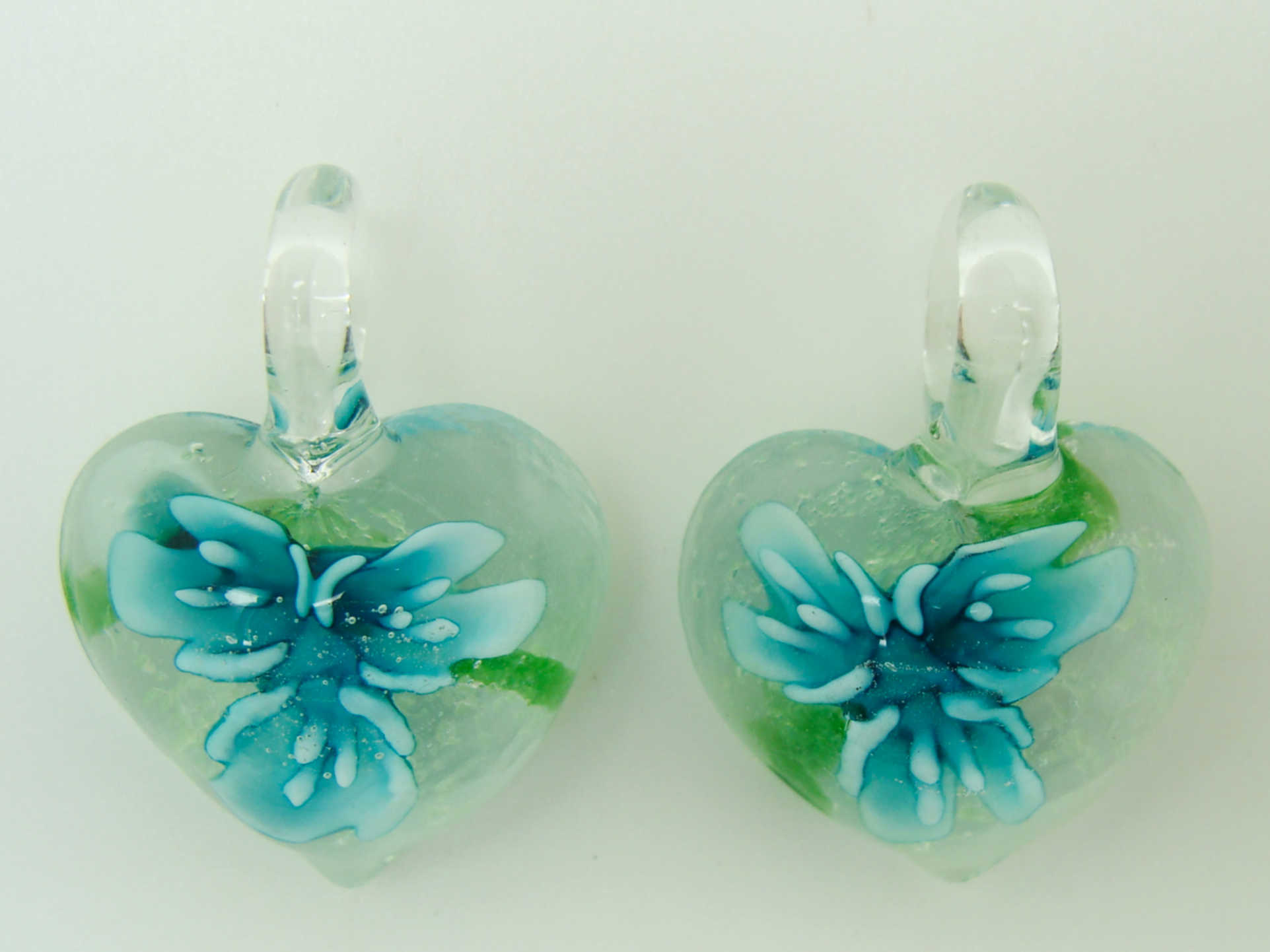 Pend-330-1 pendentif coeur fleur bleue