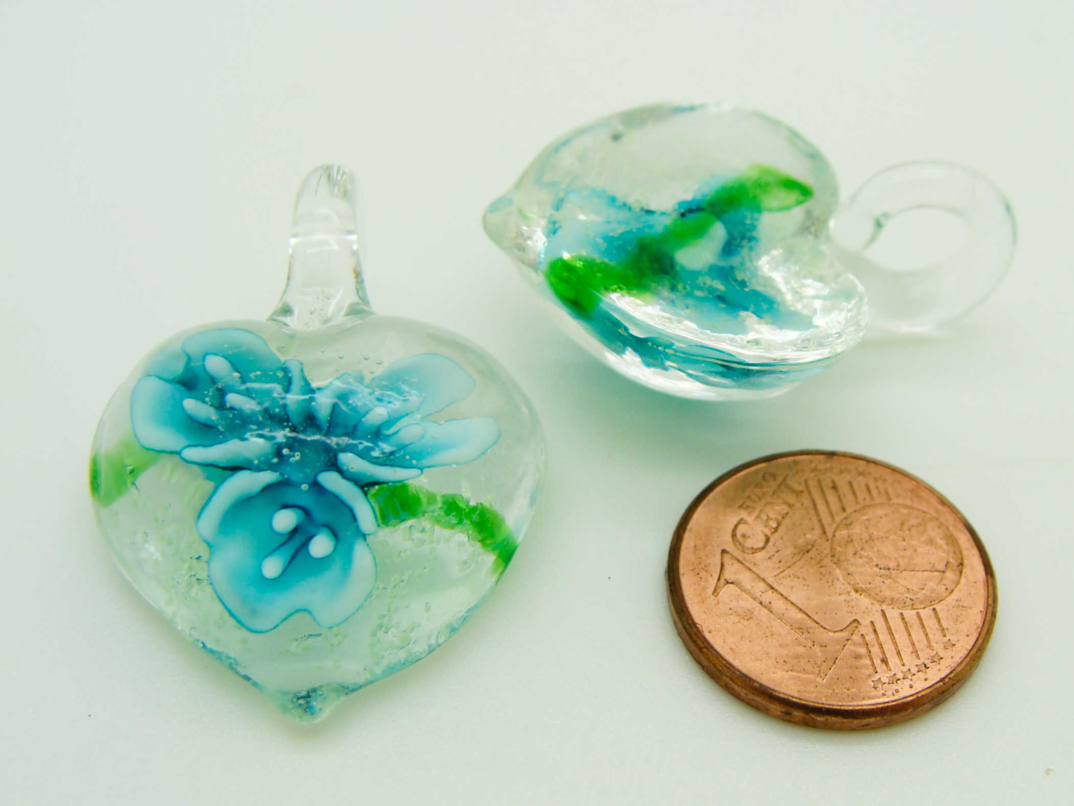 Pend-330-1 pendentif coeur fleur bleue verre