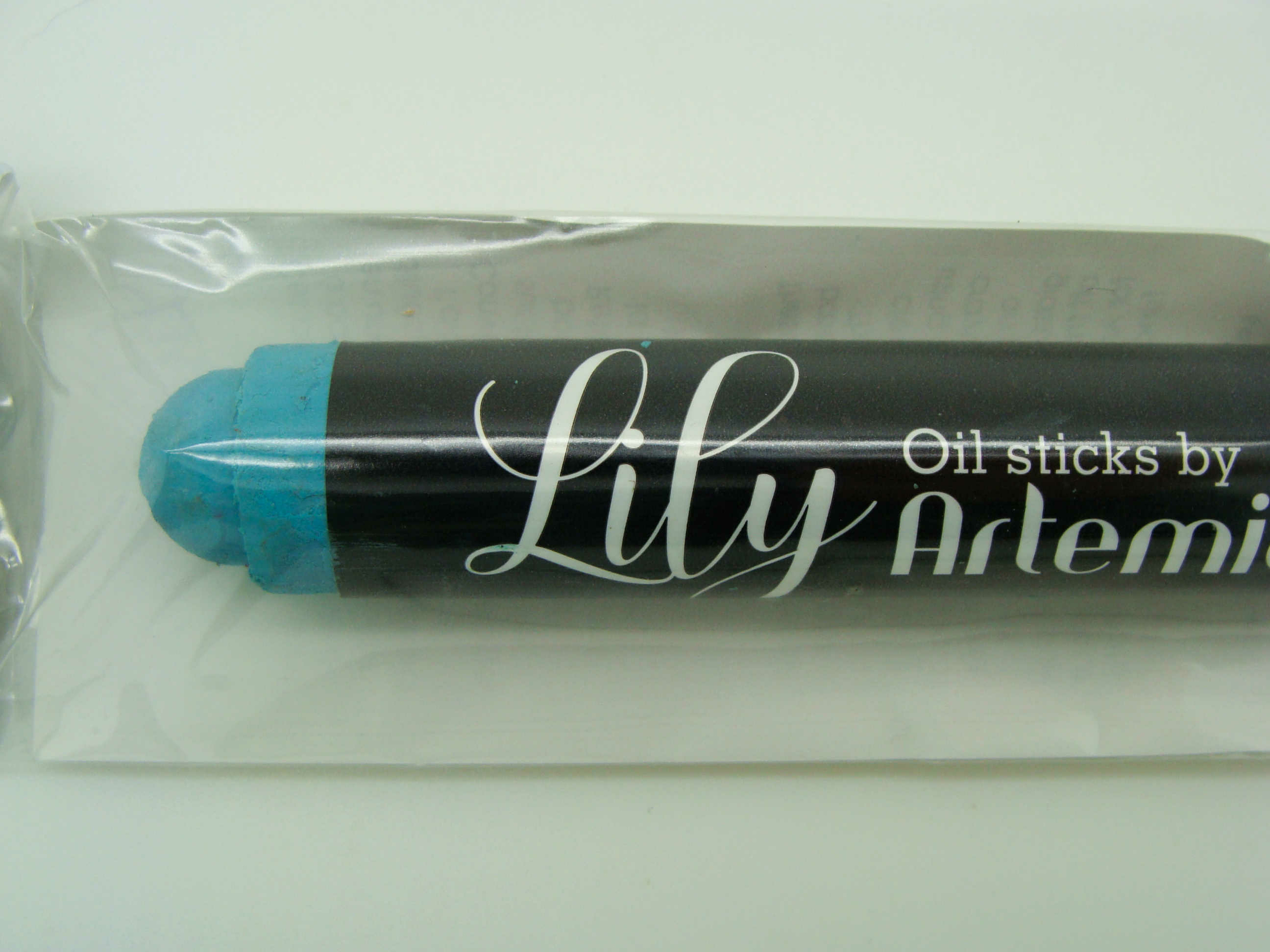 peinture baton bleu pastel lily
