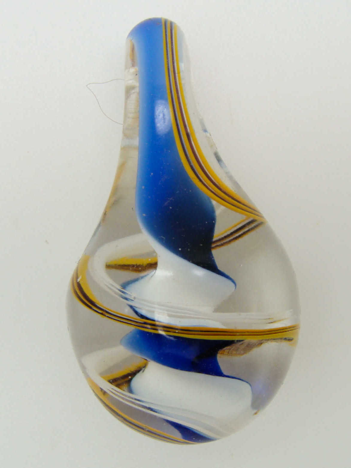 Pend-354-2  pendentif goute bleu blanc verre lampwork